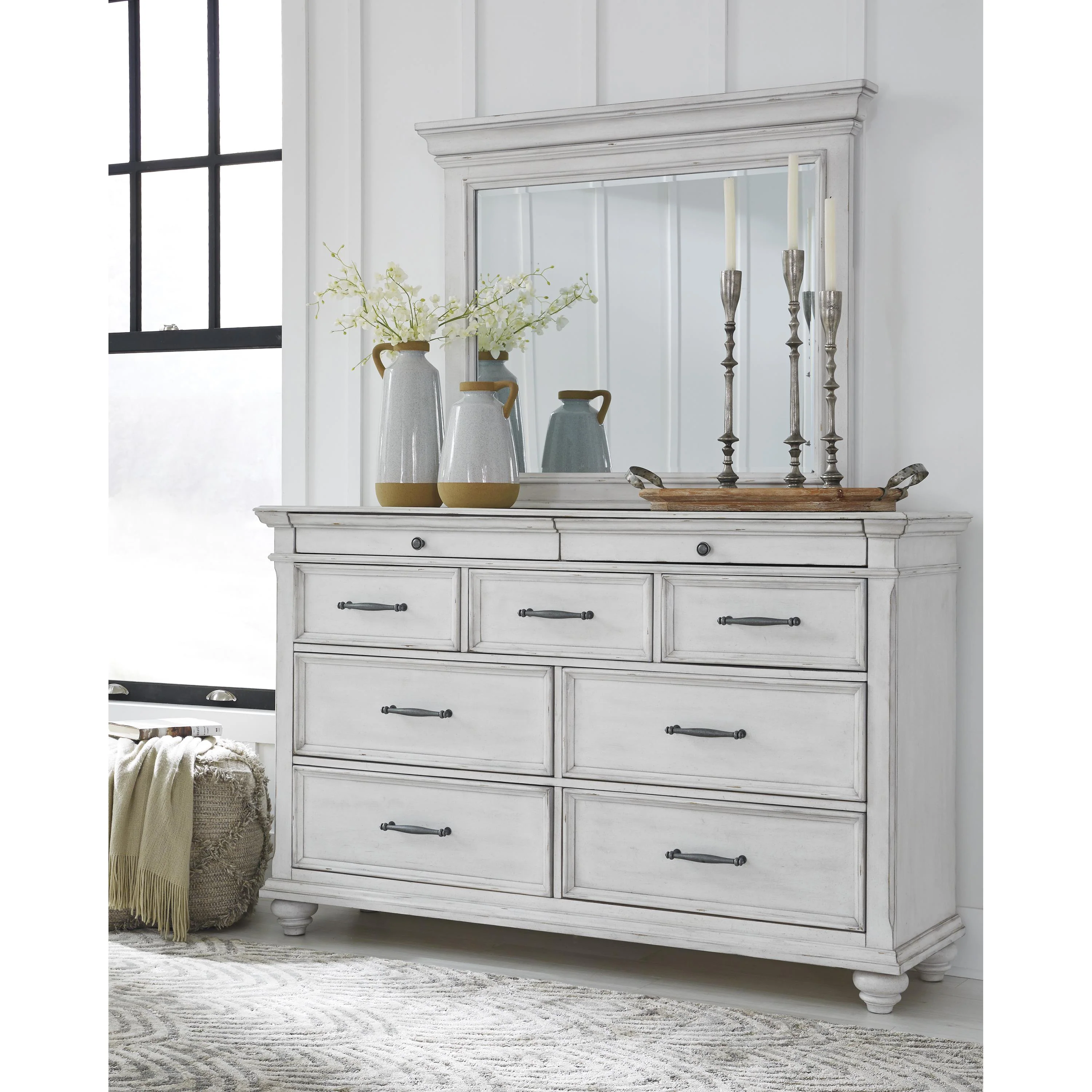 Benchcraft Kanwyn B777B1 Dresser and Mirror - Image 3