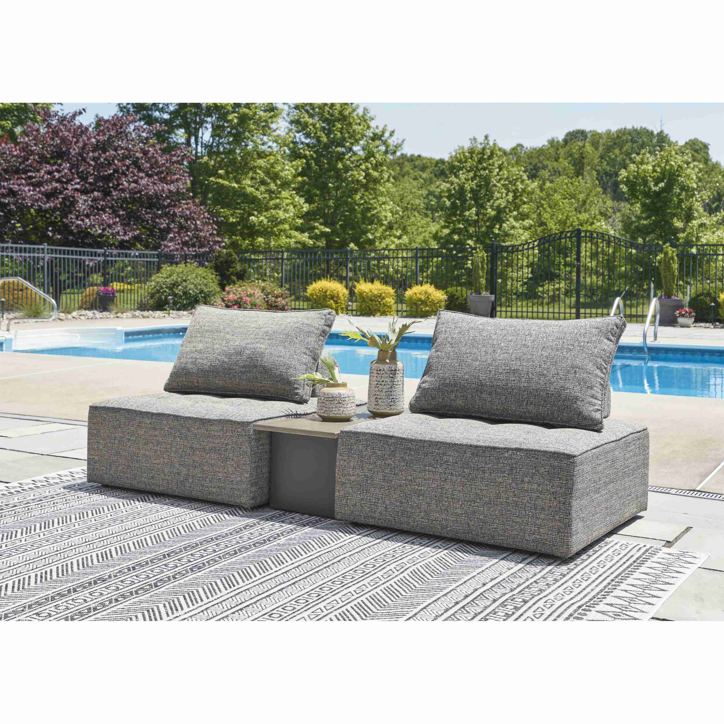 Signature Design by Ashley Bree Zee P160P4 3 pc Outdoor Sectional - Image 2