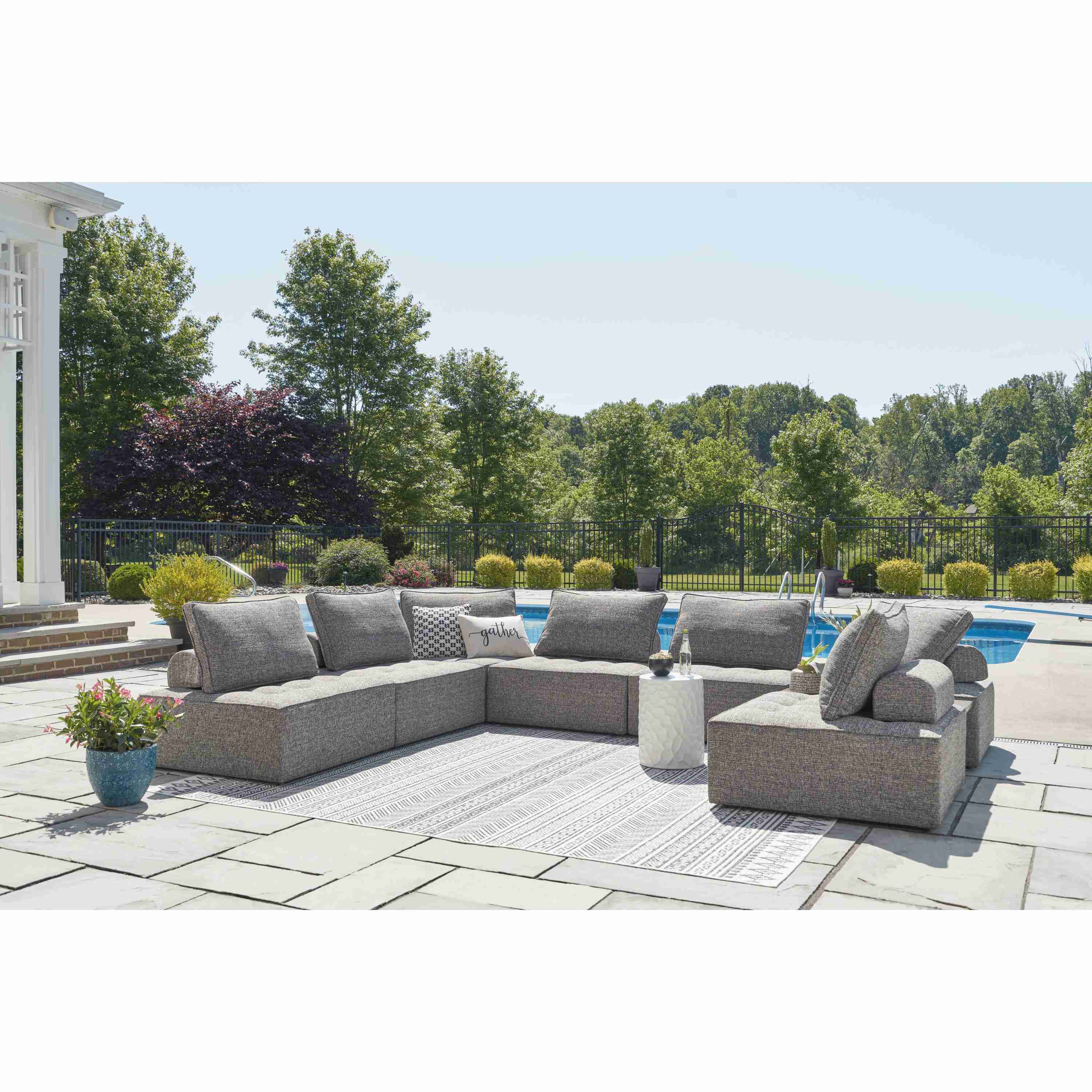 Signature Design by Ashley Bree Zee P160P6 8 pc Outdoor Sectional