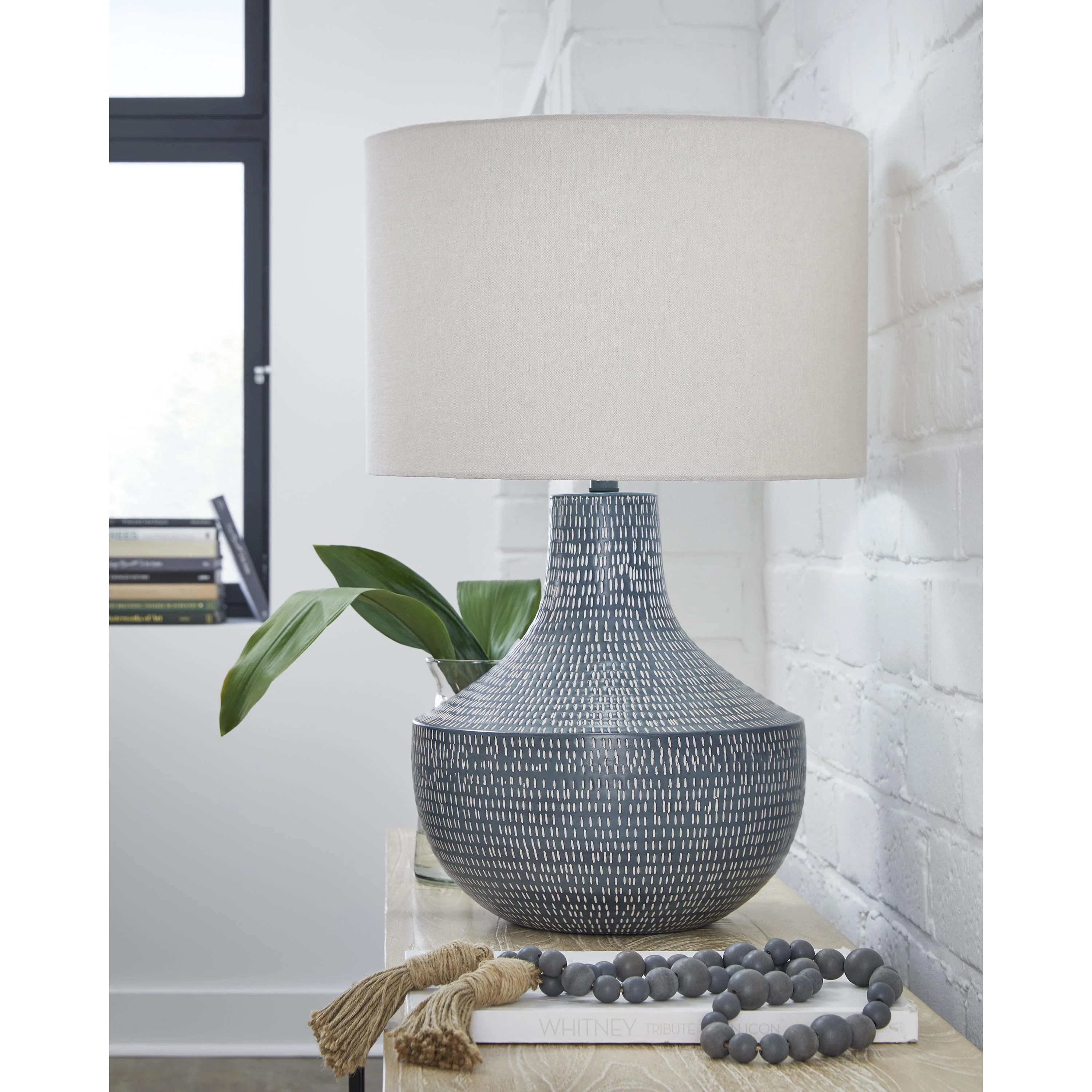 Signature Design by Ashley Schylarmont L207474 Metal Table Lamp - Image 2