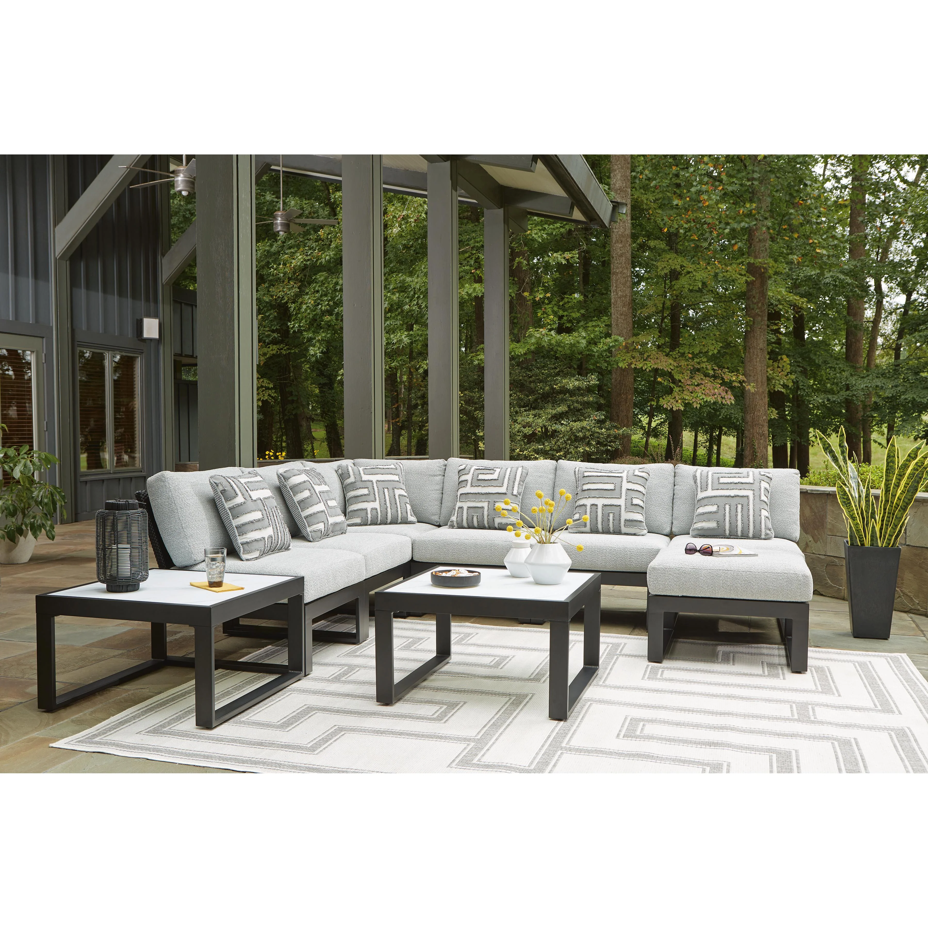 Signature Design by Ashley Beachloft P490P1 6 pc Outdoor Sectional - Image 2