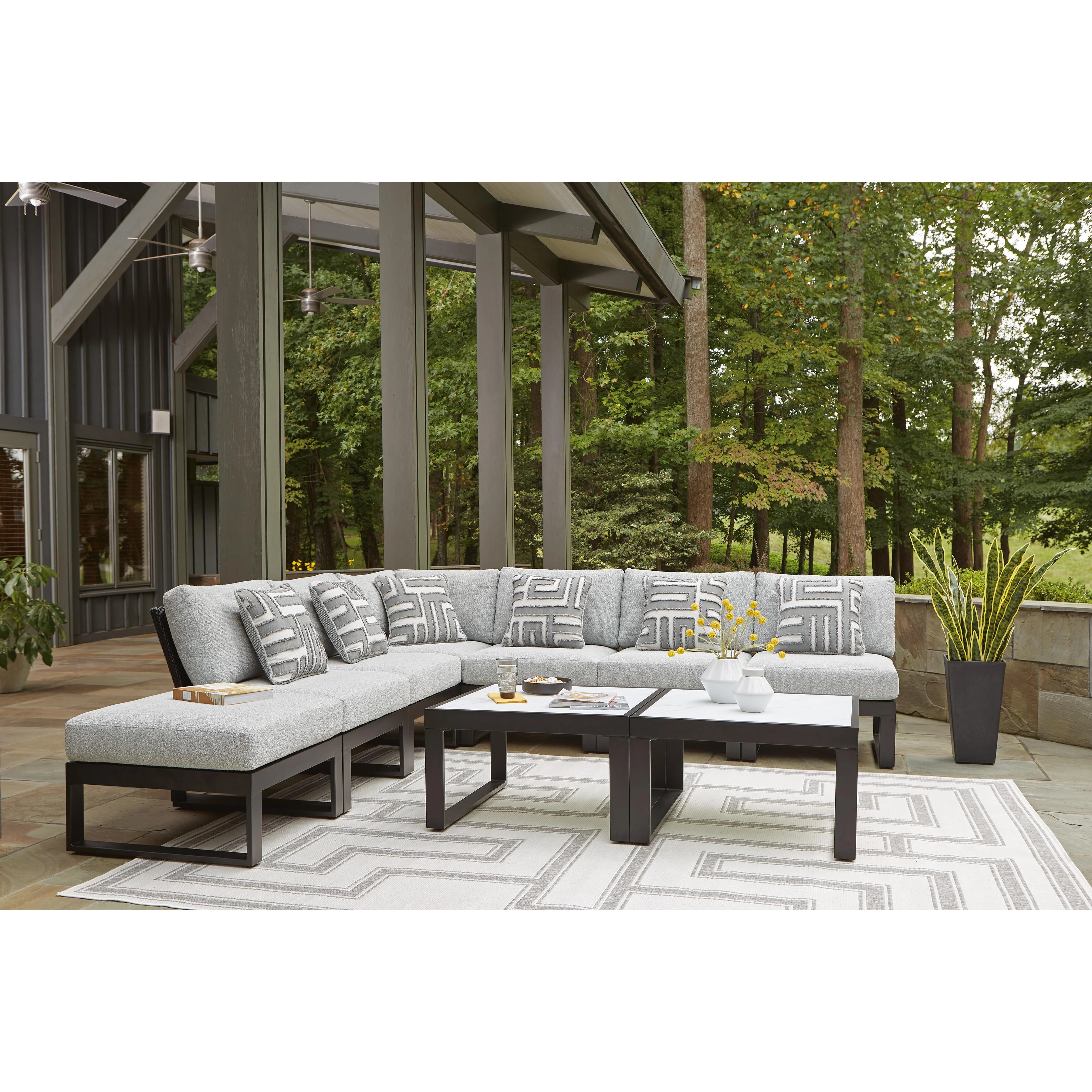 Signature Design by Ashley Beachloft P490P1 6 pc Outdoor Sectional - Image 3