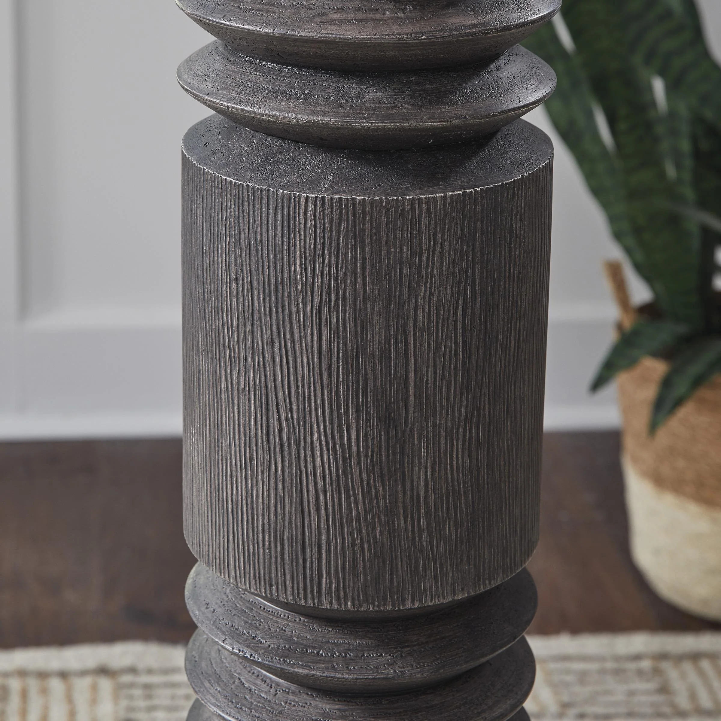 Signature Design by Ashley Fainwell L235861 Poly Floor Lamp - Image 3