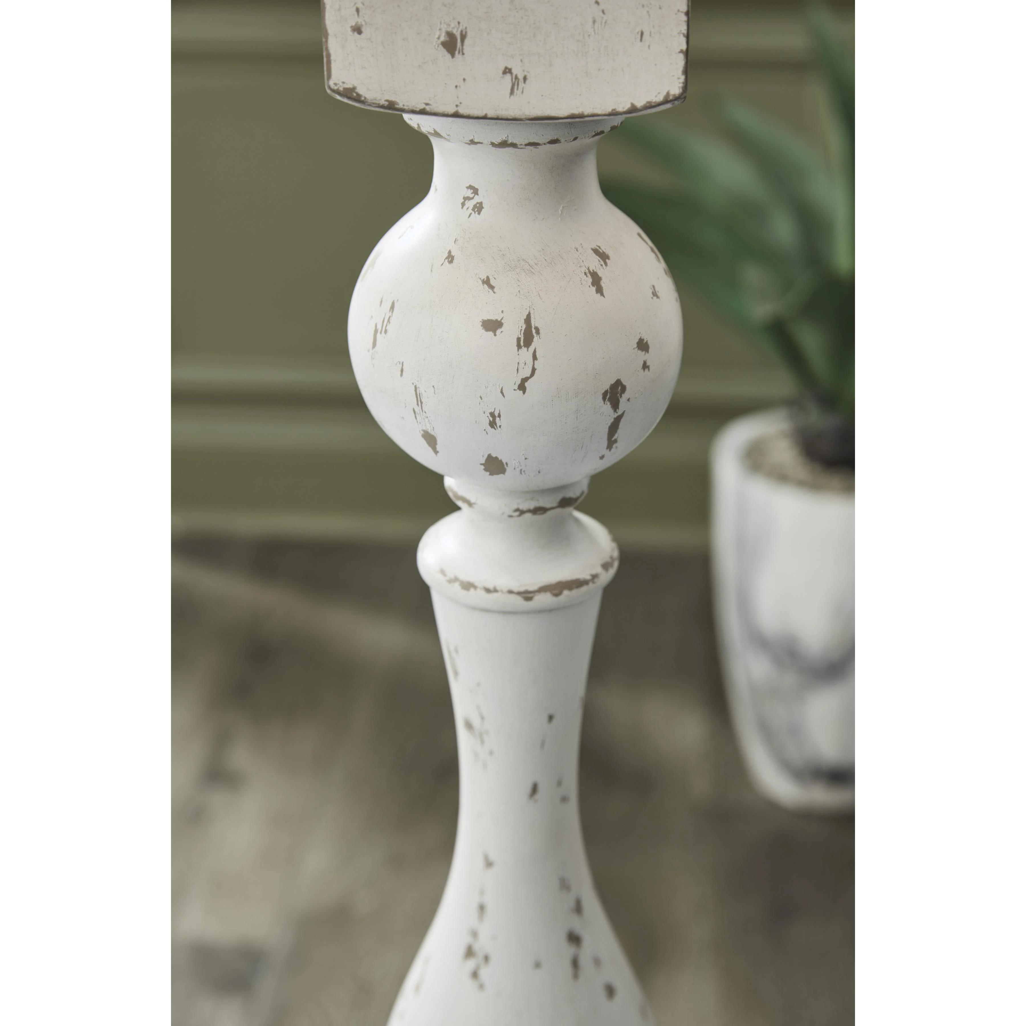 Signature Design by Ashley Madsbrook L235921 Poly Floor Lamp - Image 3