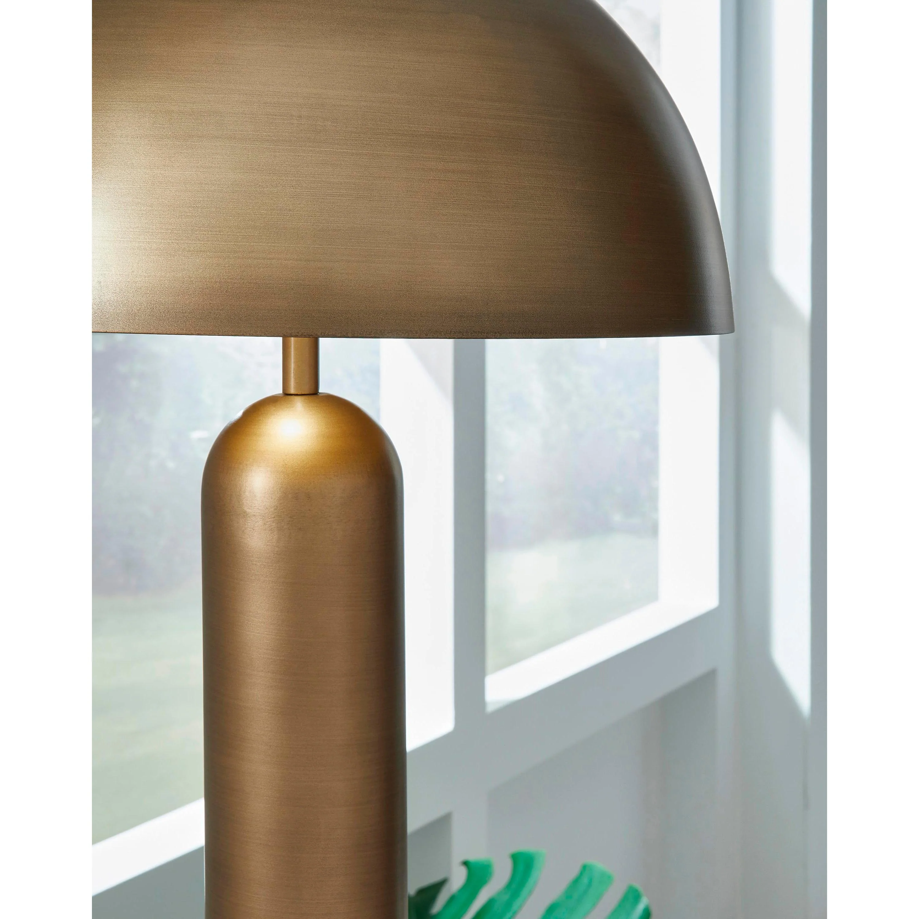 Signature Design by Ashley Wendfield Floorstanding Lamp L208511 - Image 3