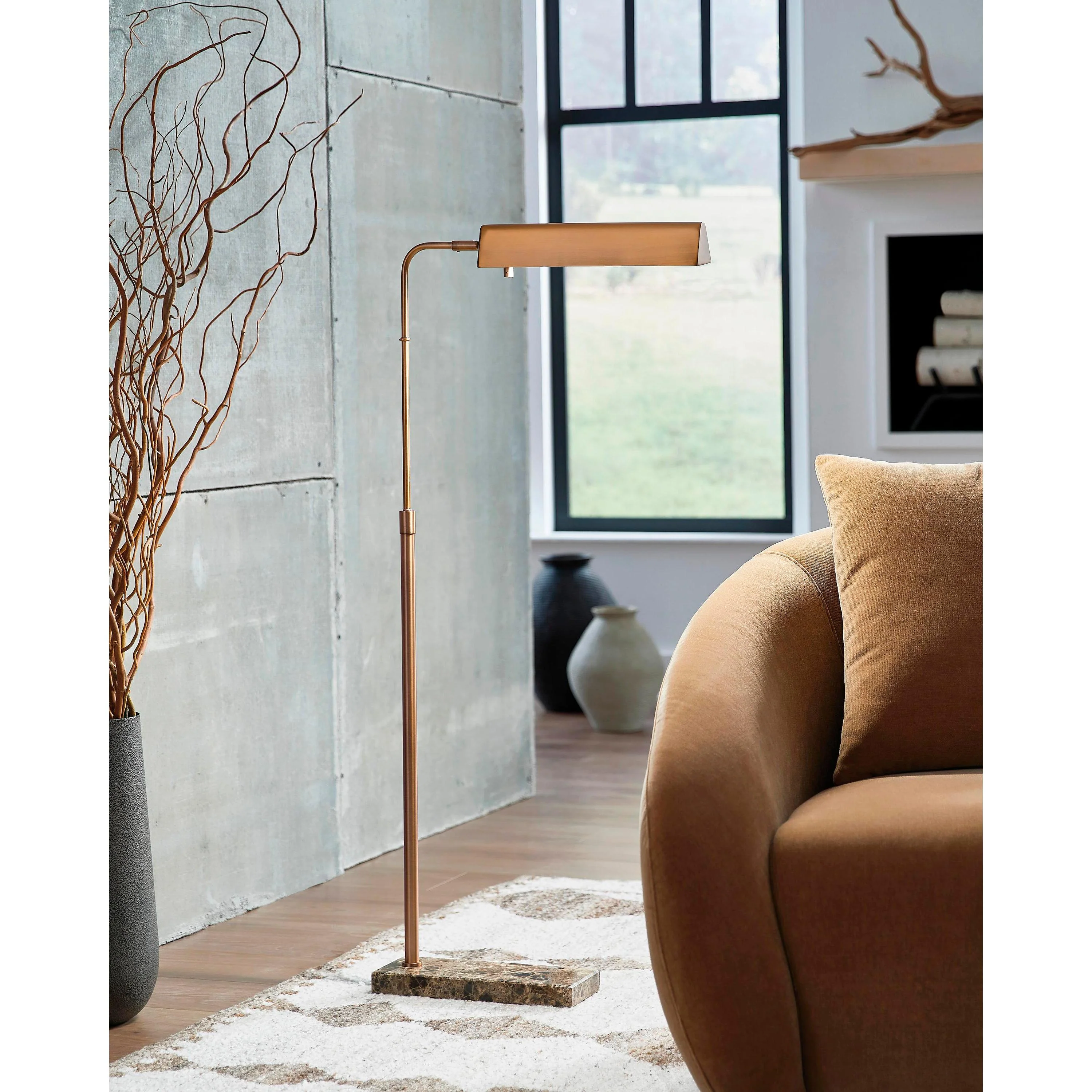 Signature Design by Ashley Yafe Floorstanding Lamp L734411 - Image 3