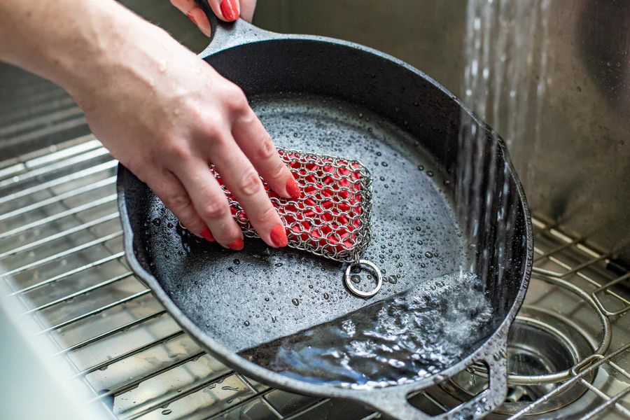 Silicone & Chainmail Scrubbing Pad - Image 2