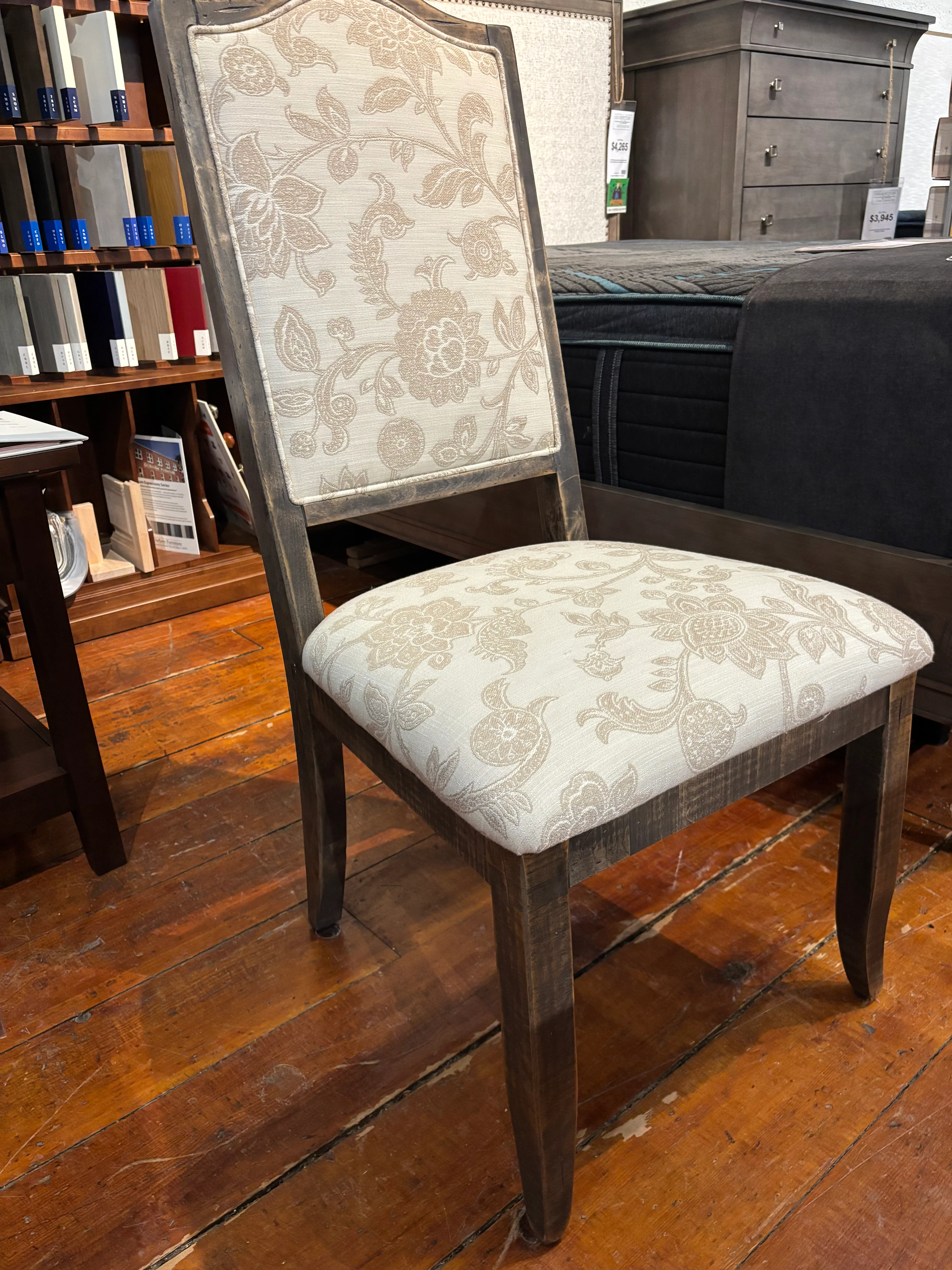 Curated Set of 4 – CNN315 Dining Chair
