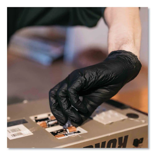 Industrial Nitrile Gloves, Powder-free, 6 Mil, Small, Black 100 Gloves/box, 10 Boxes/carton - Image 2