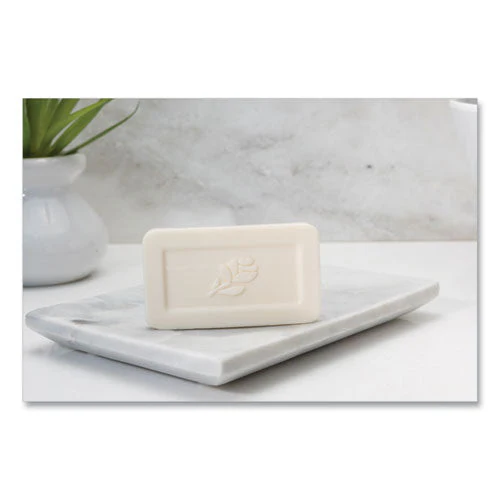 Unwrapped Amenity Bar Soap, Fresh Scent, #1 1/2, 500/carton - Image 2