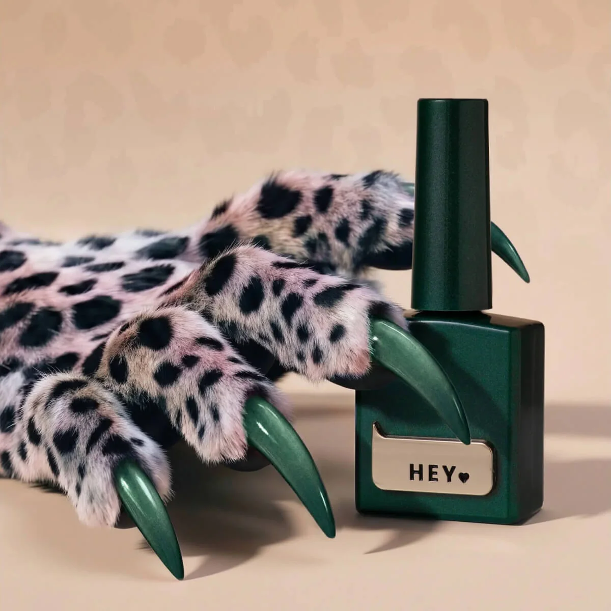 HEYLOVE - Cat's Eye Gel Polish "Bengal" (Green), 15ml - Image 3