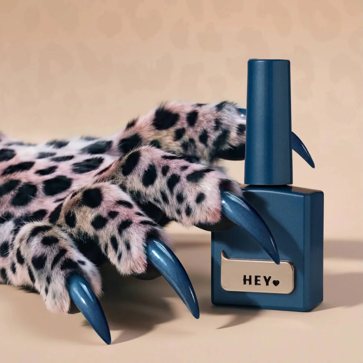 HEYLOVE - Cat's Eye Gel Polish "Siam" (Blue), 15ml - Image 3
