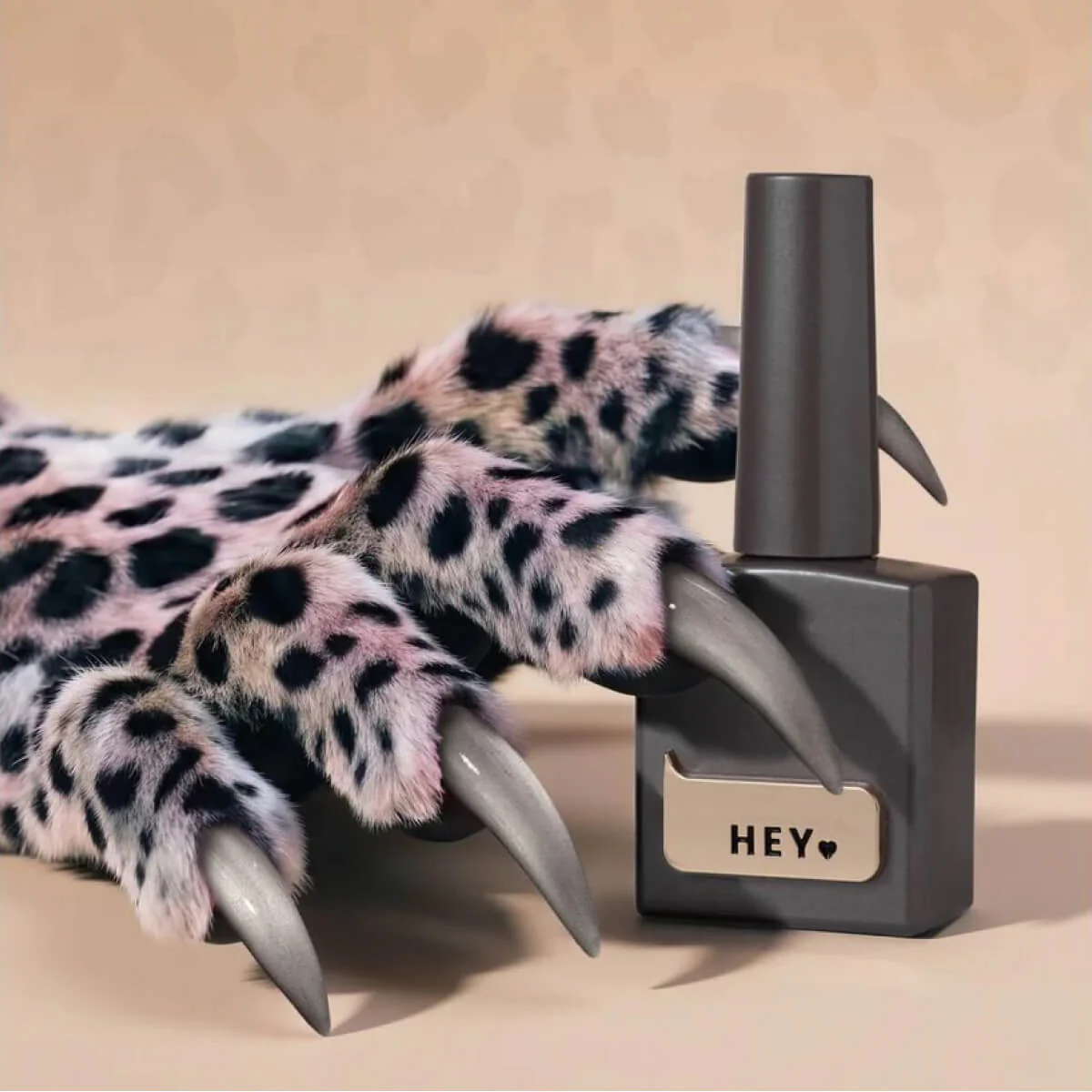 HEYLOVE - Cat's Eye Gel Polish "Devon" (Grey), 15ml - Image 3