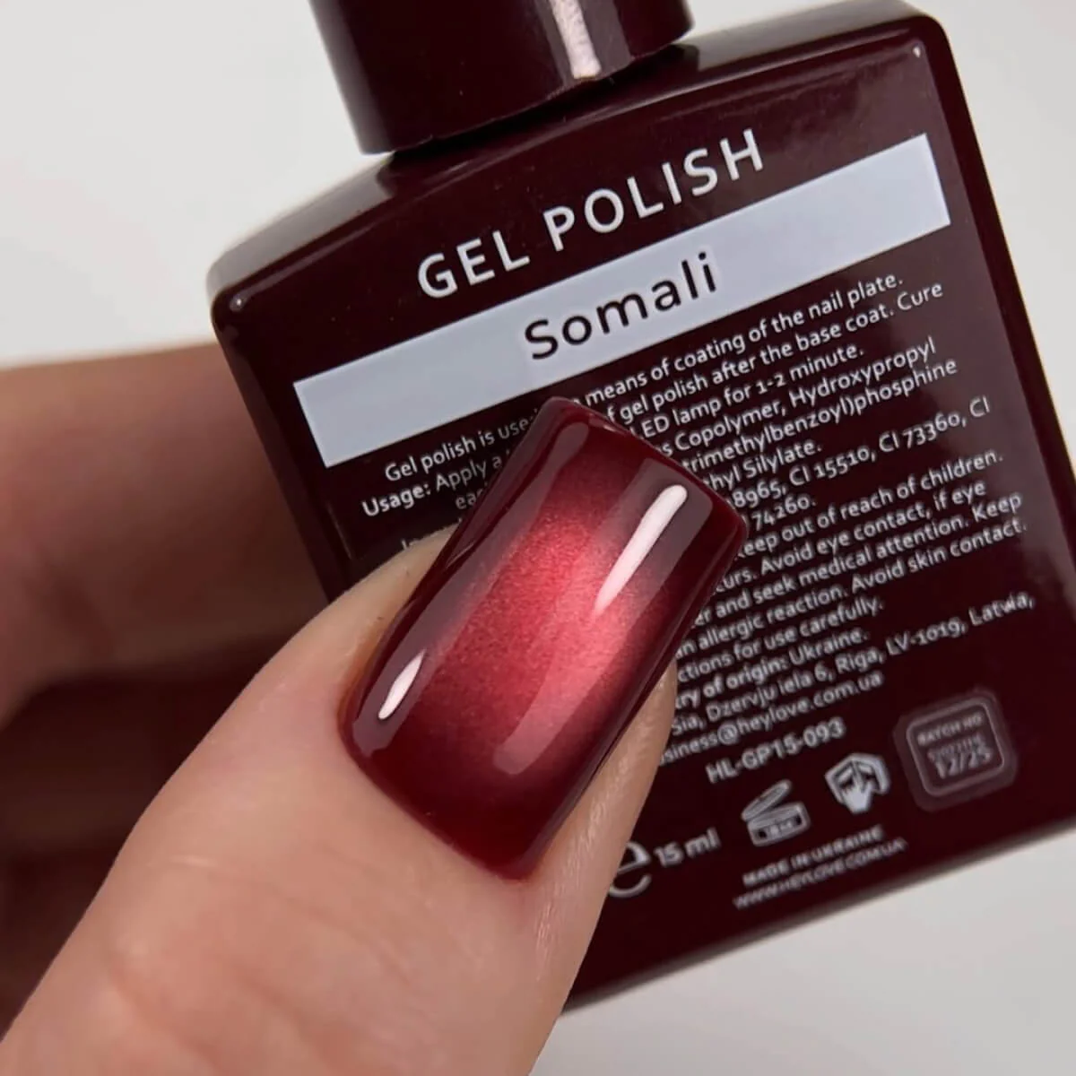 HEYLOVE - Cat's Eye Gel Polish "Somali" (Red), 15ml - Image 2