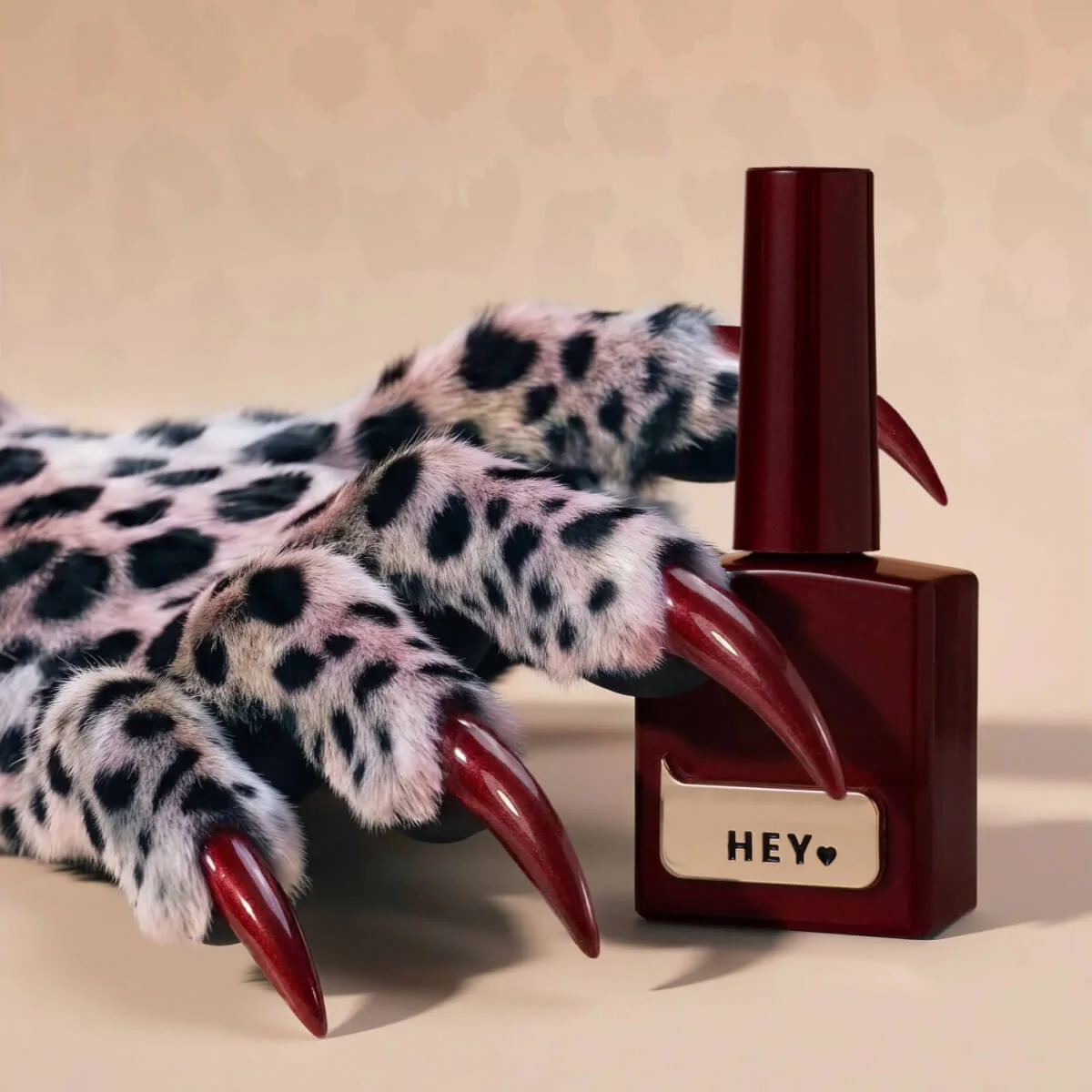 HEYLOVE - Cat's Eye Gel Polish "Somali" (Red), 15ml - Image 3