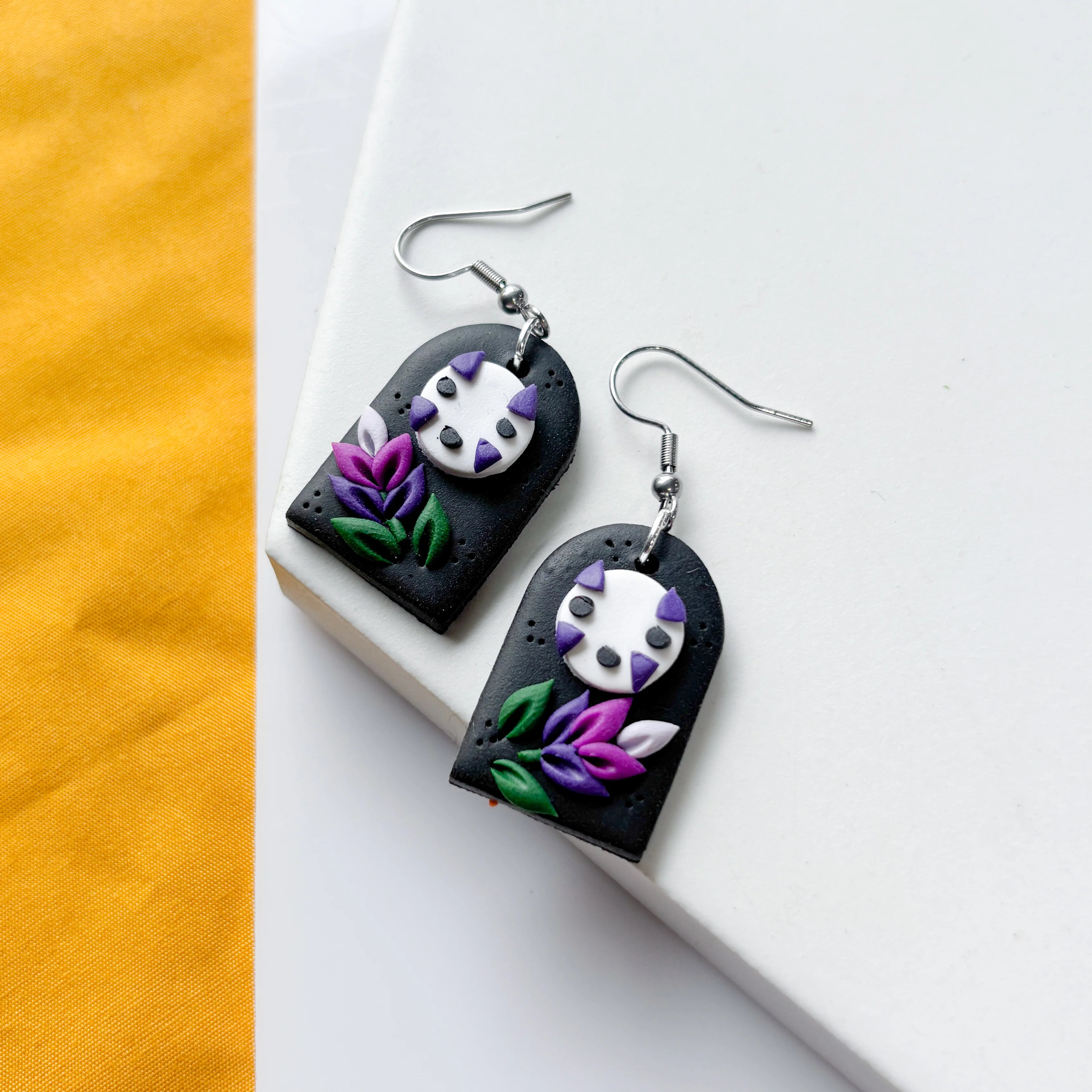 NO FACE & LAVENDER EARRINGS - Image 1