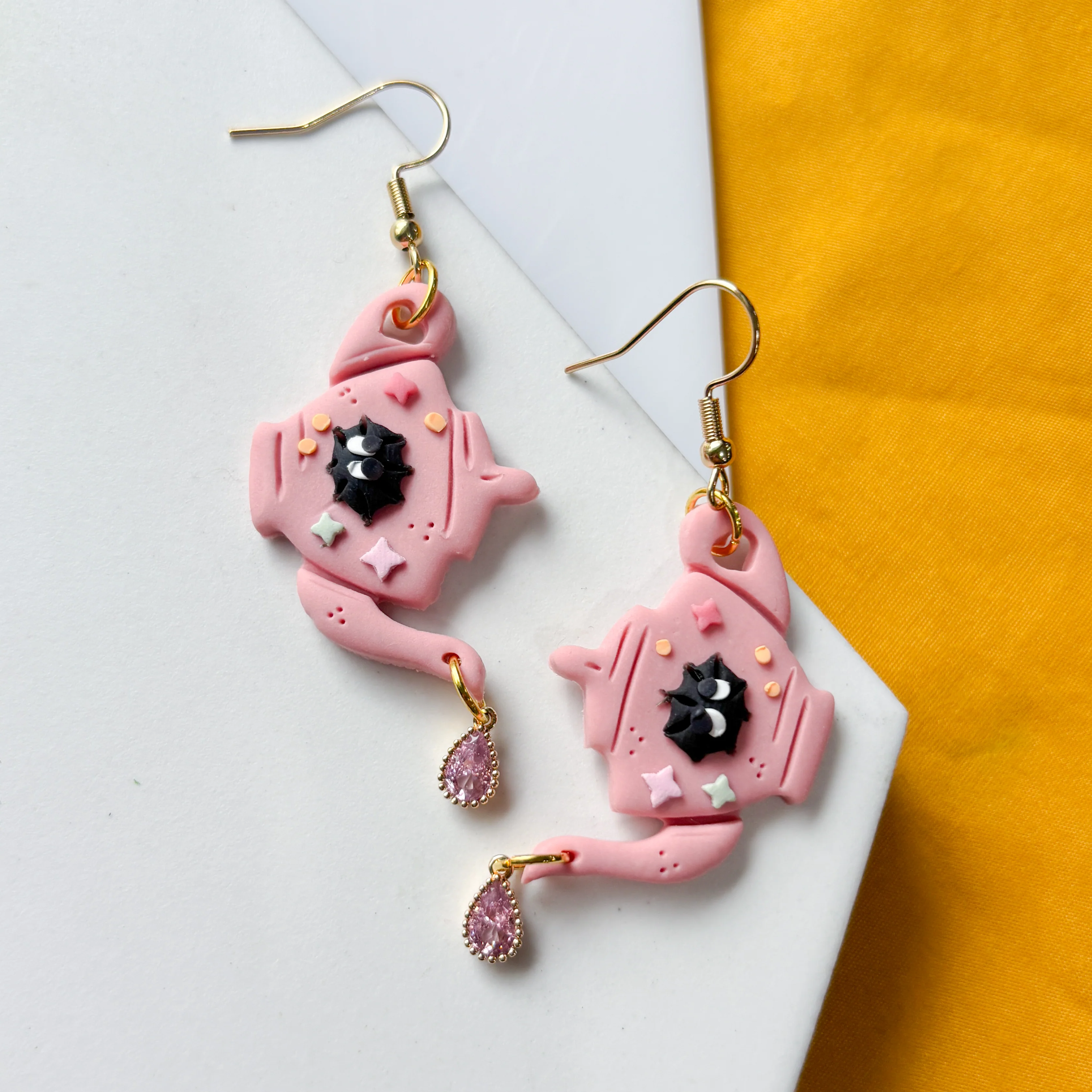PINK SOOT TEAPOT EARRINGS - Image 2