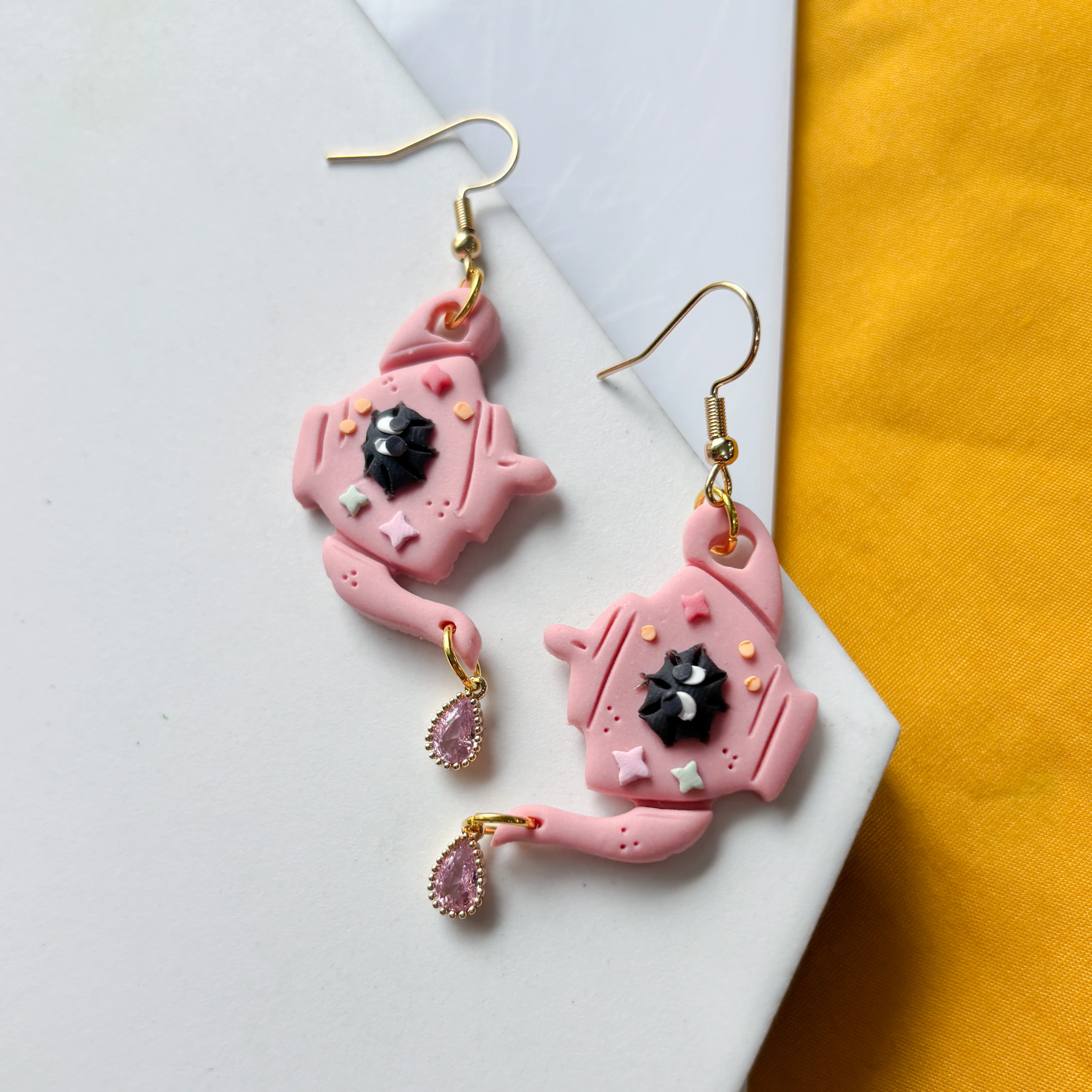 PINK SOOT TEAPOT EARRINGS - Image 3