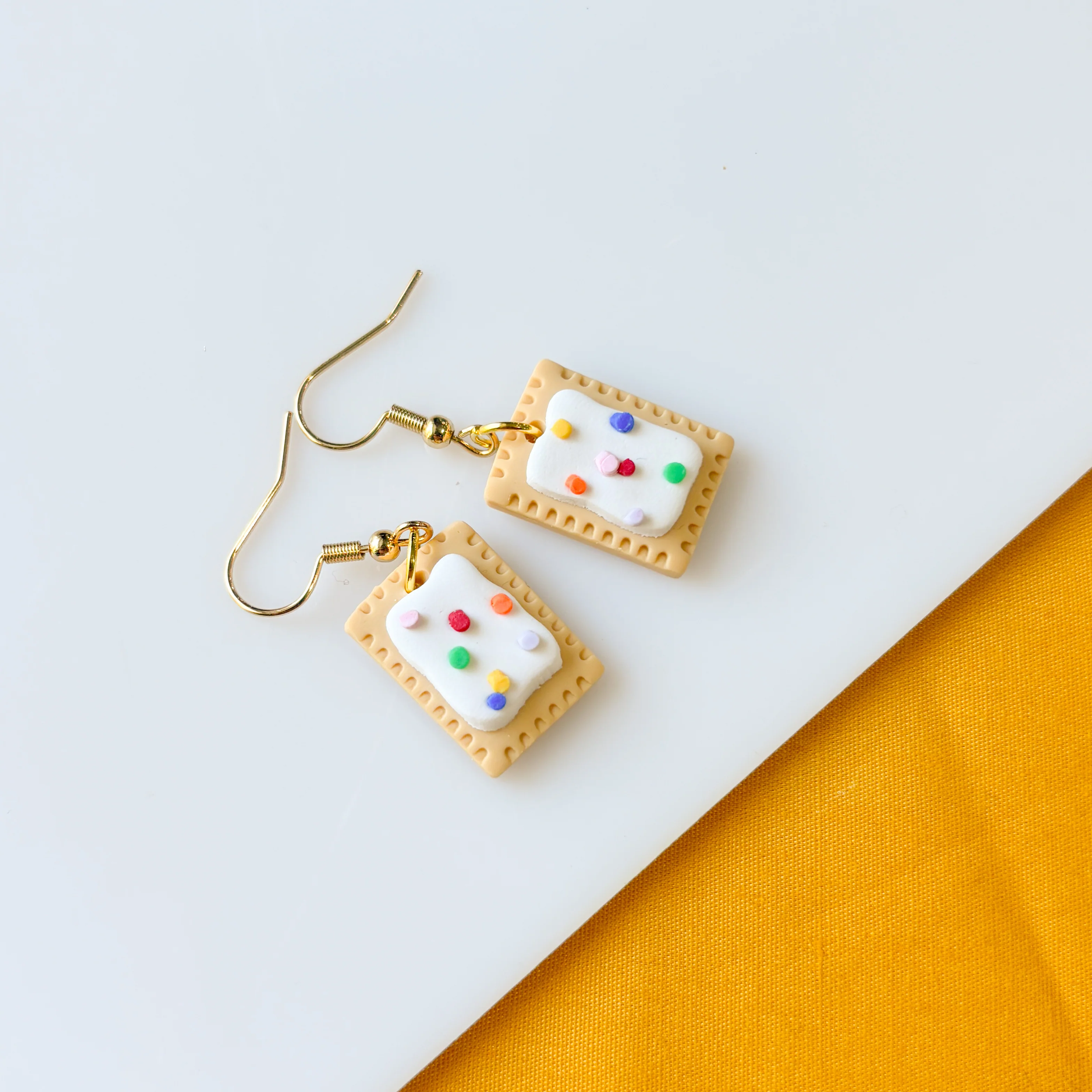 TOASTER POP EARRINGS - Image 1
