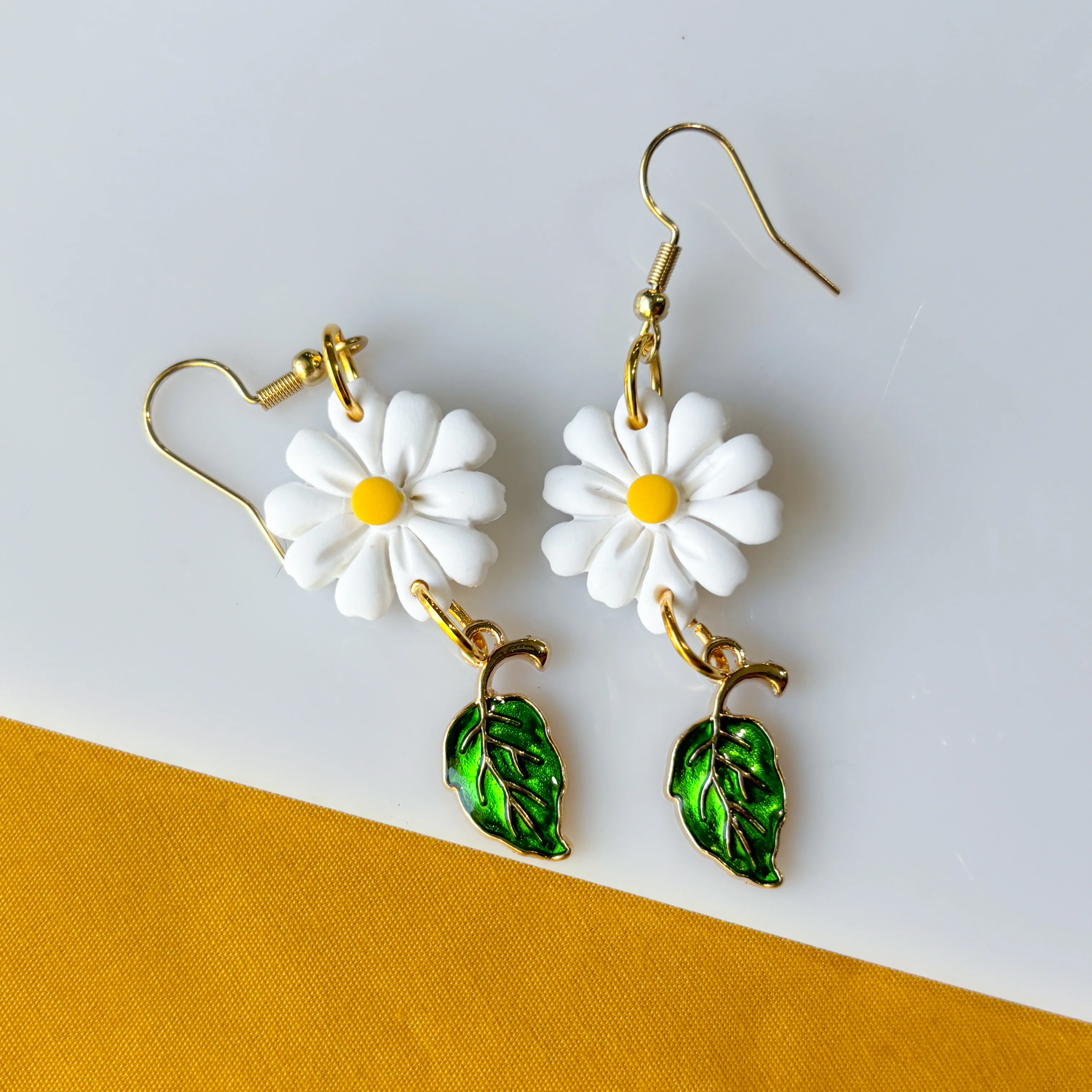 DAISY & LEAF EARRINGS - Image 2