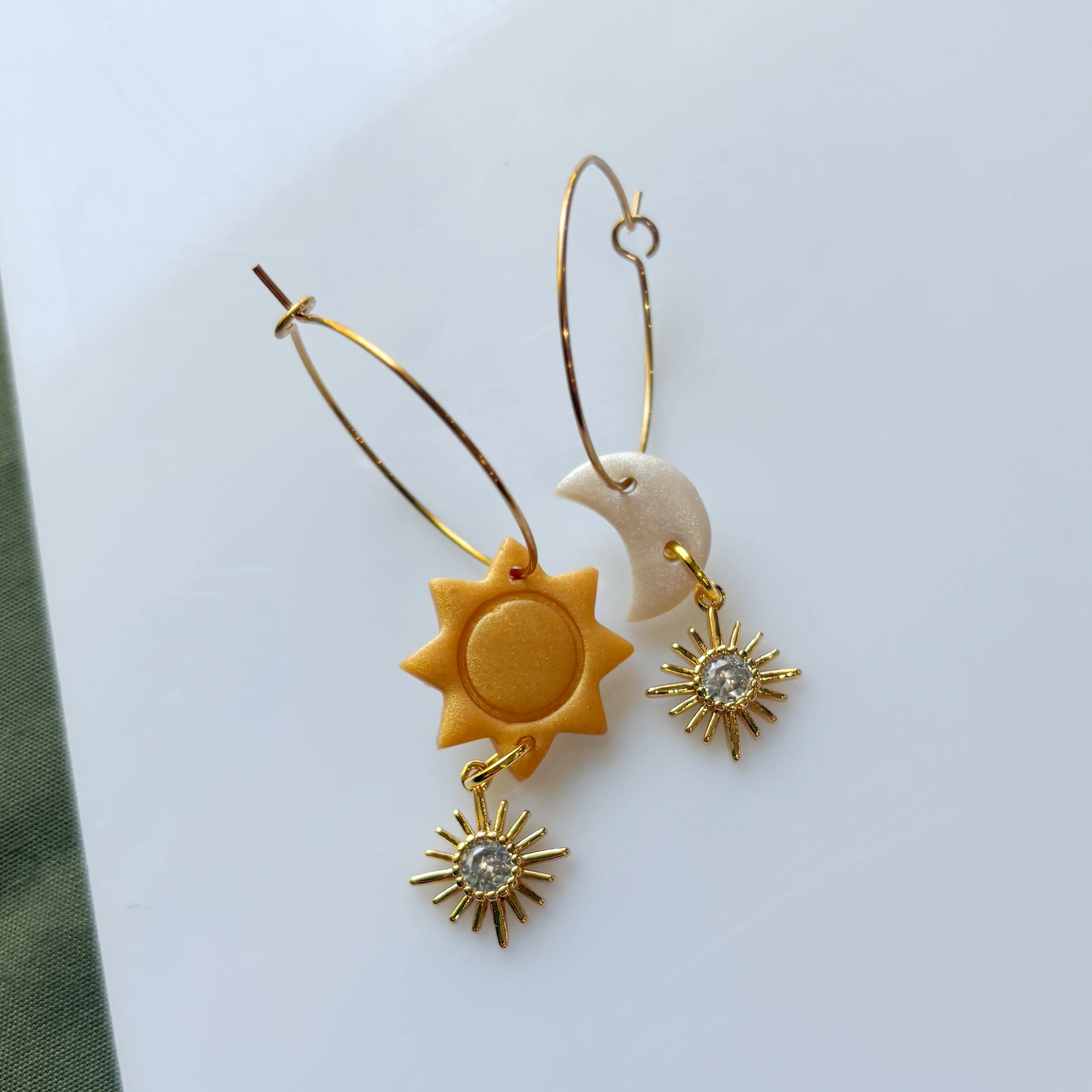 SUN & MOON LITTLE HOOP EARRINGS - Image 1