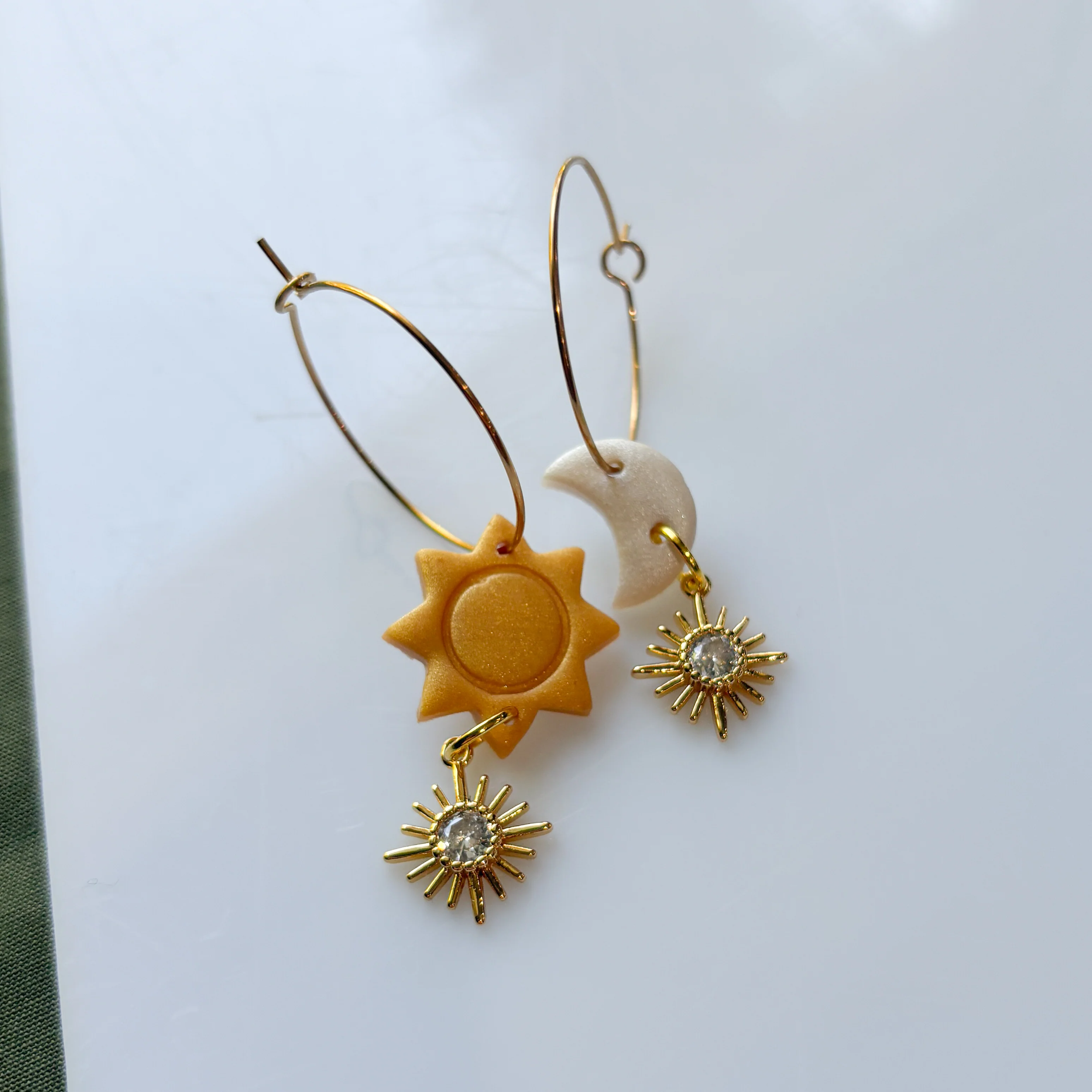 SUN & MOON LITTLE HOOP EARRINGS - Image 2