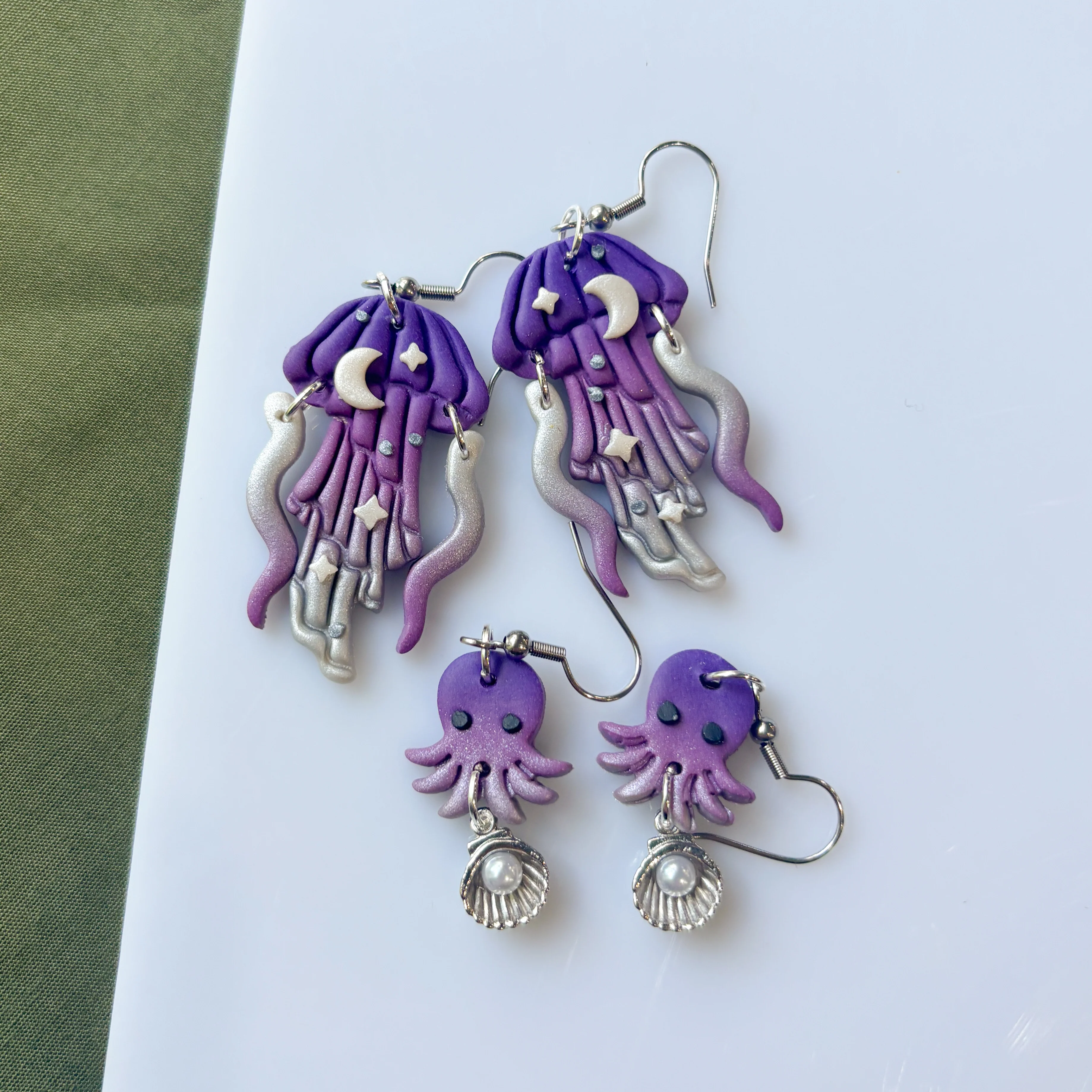 PURPLE PEARLY SILVERY OCTOPUS EARRINGS - Image 3