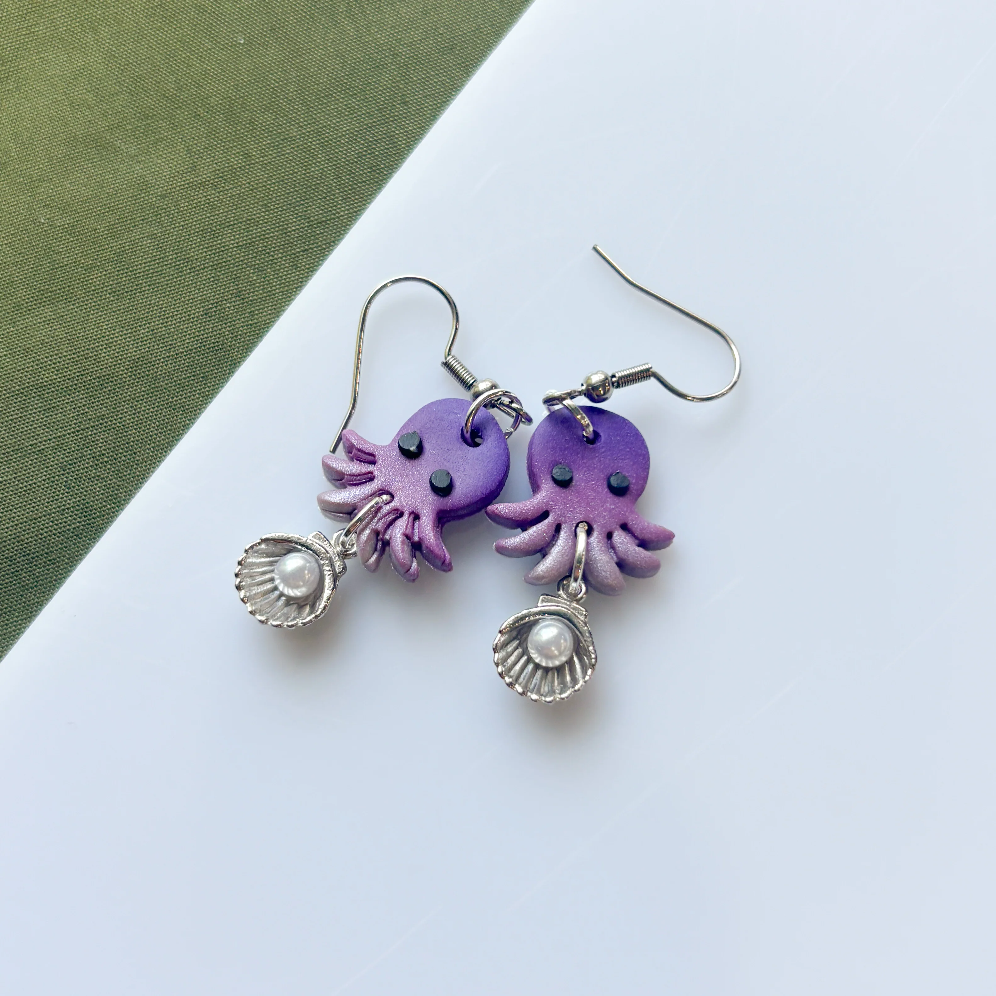PURPLE PEARLY SILVERY OCTOPUS EARRINGS - Image 2