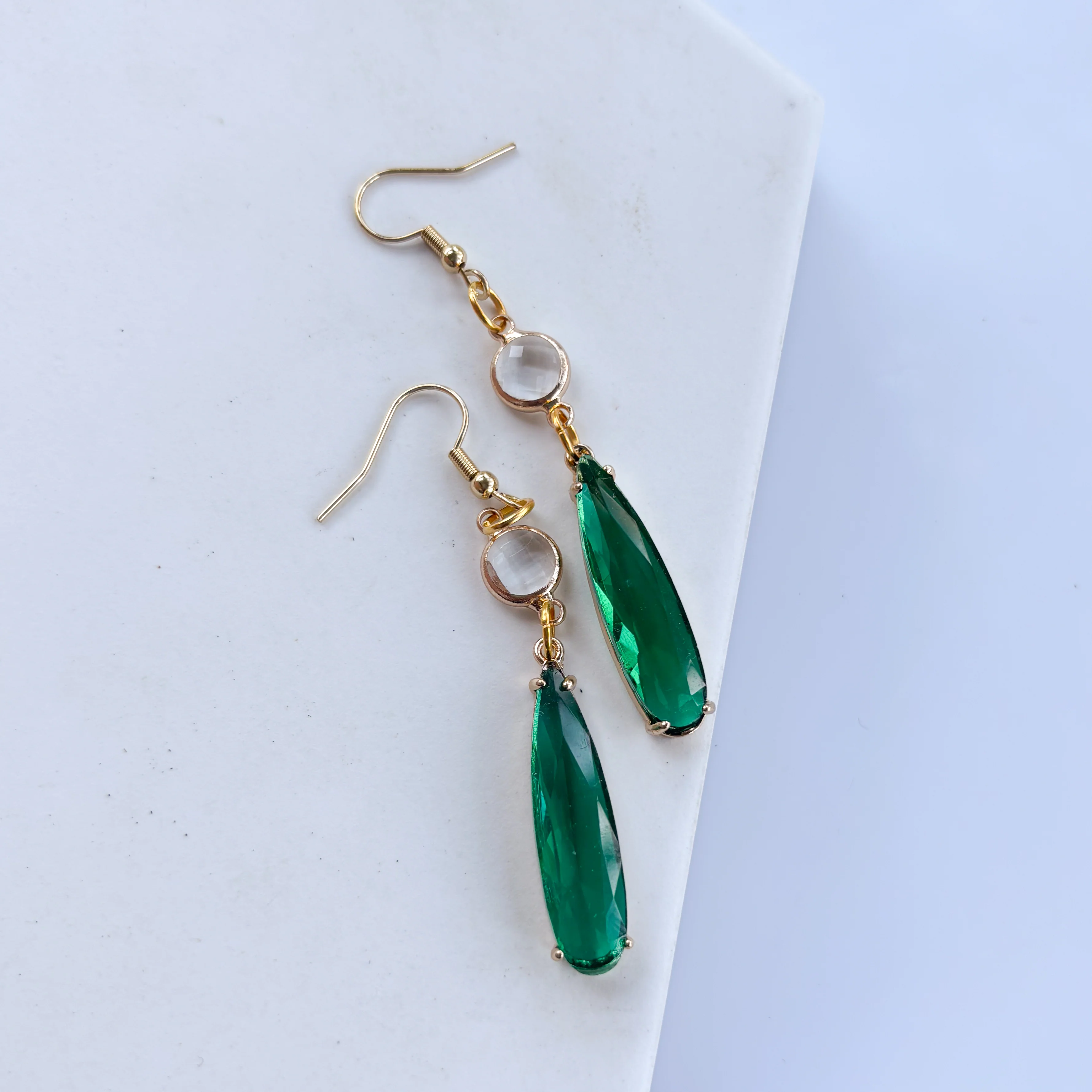GREEN LONG TEARDROP GEM CHARM EARRINGS - Image 2