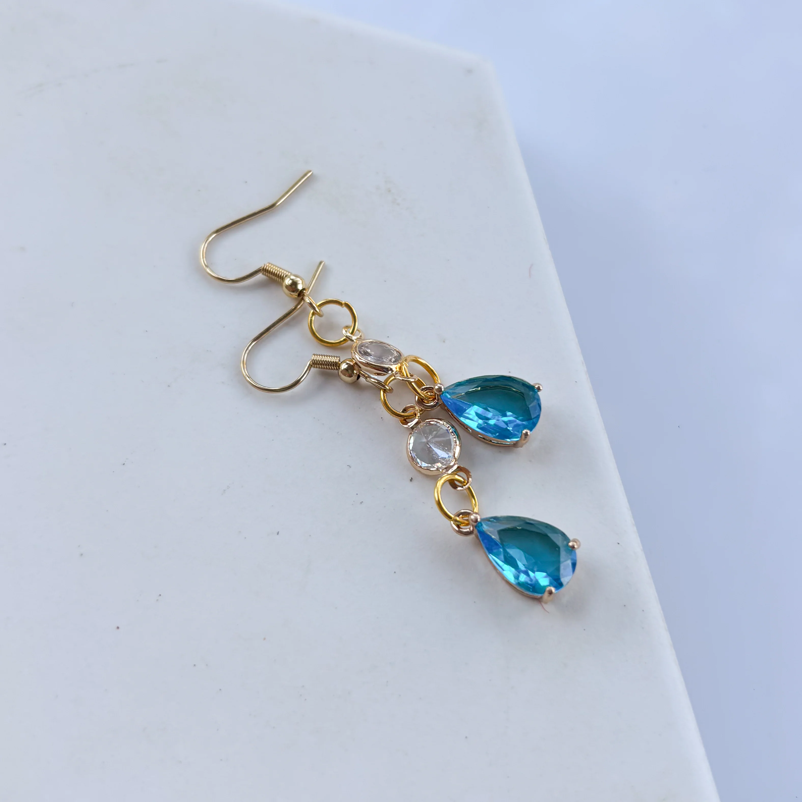 BLUE LITTLE TEARDROP GEM CHARM EARRINGS - Image 2