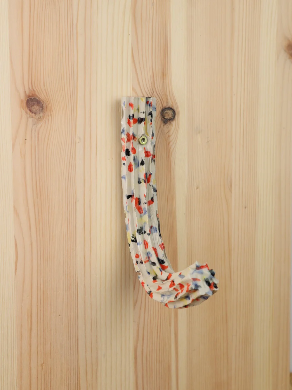 “Clown dots” Extruded hanger
