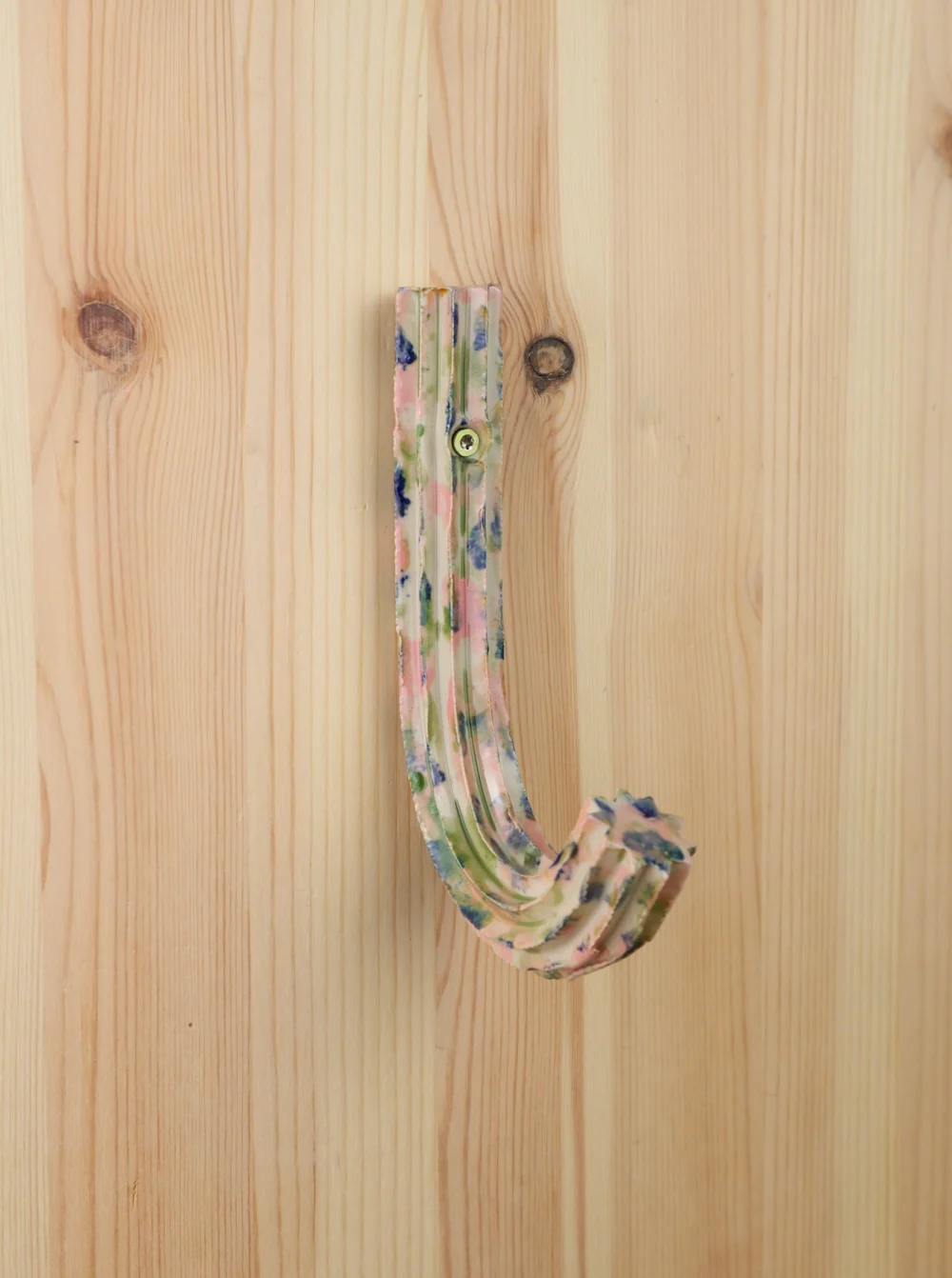 “Flower colors multi” Extruded hanger