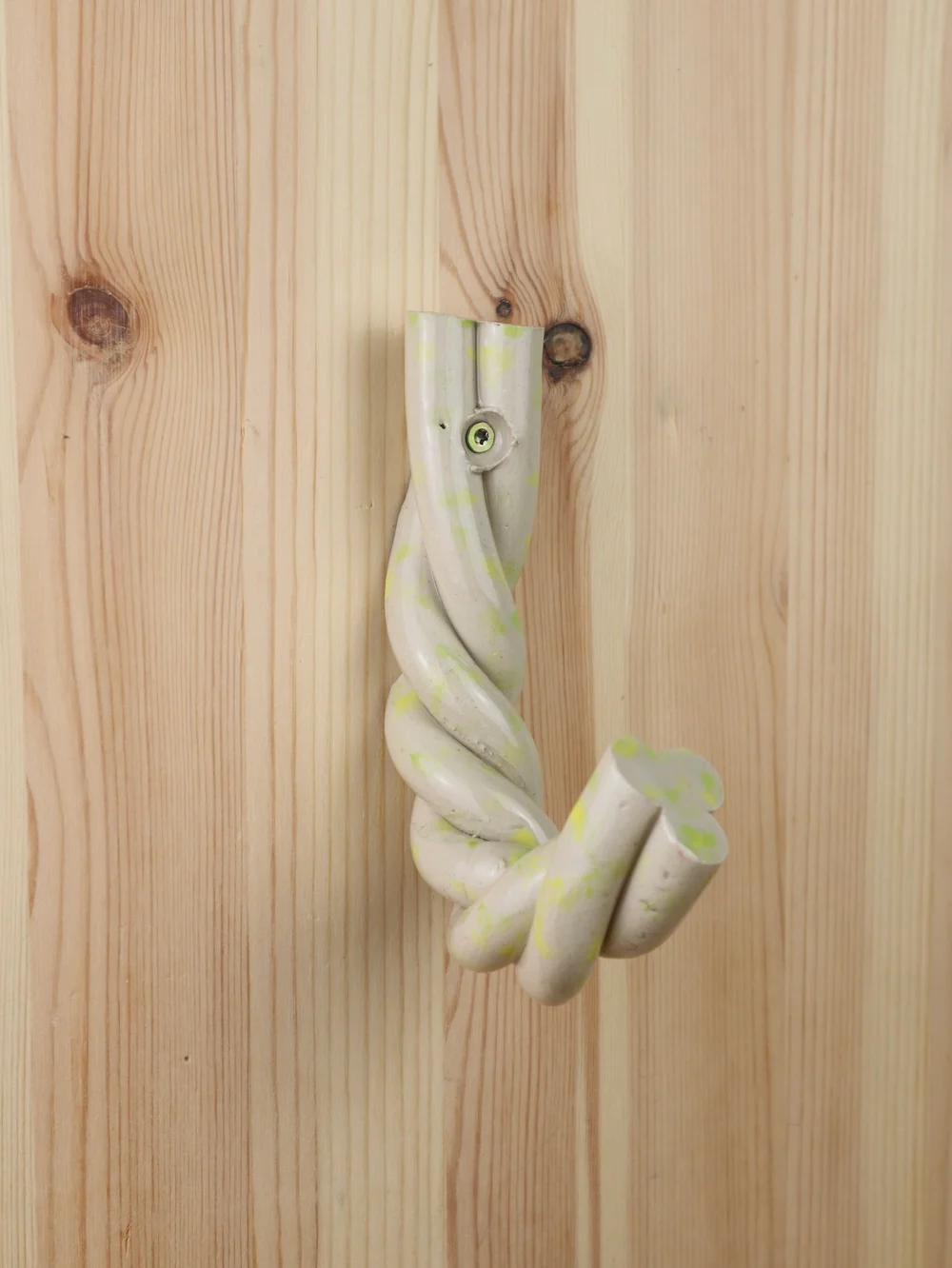 Twisted “Yellow & green dots” Extruded hanger