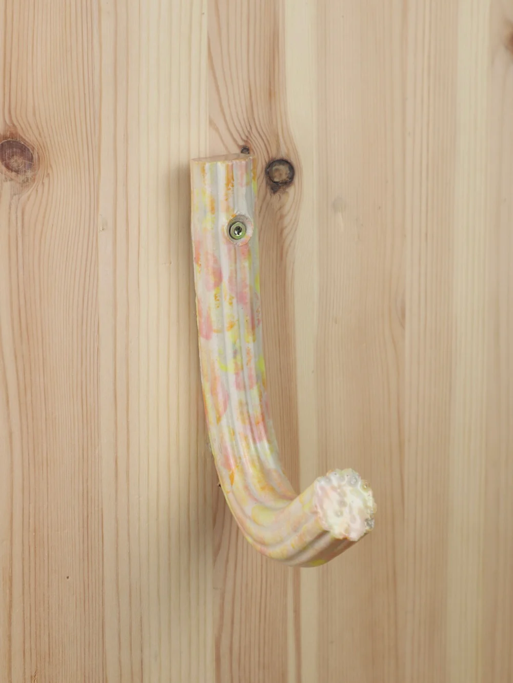 “Pastel pattern” Extruded hanger