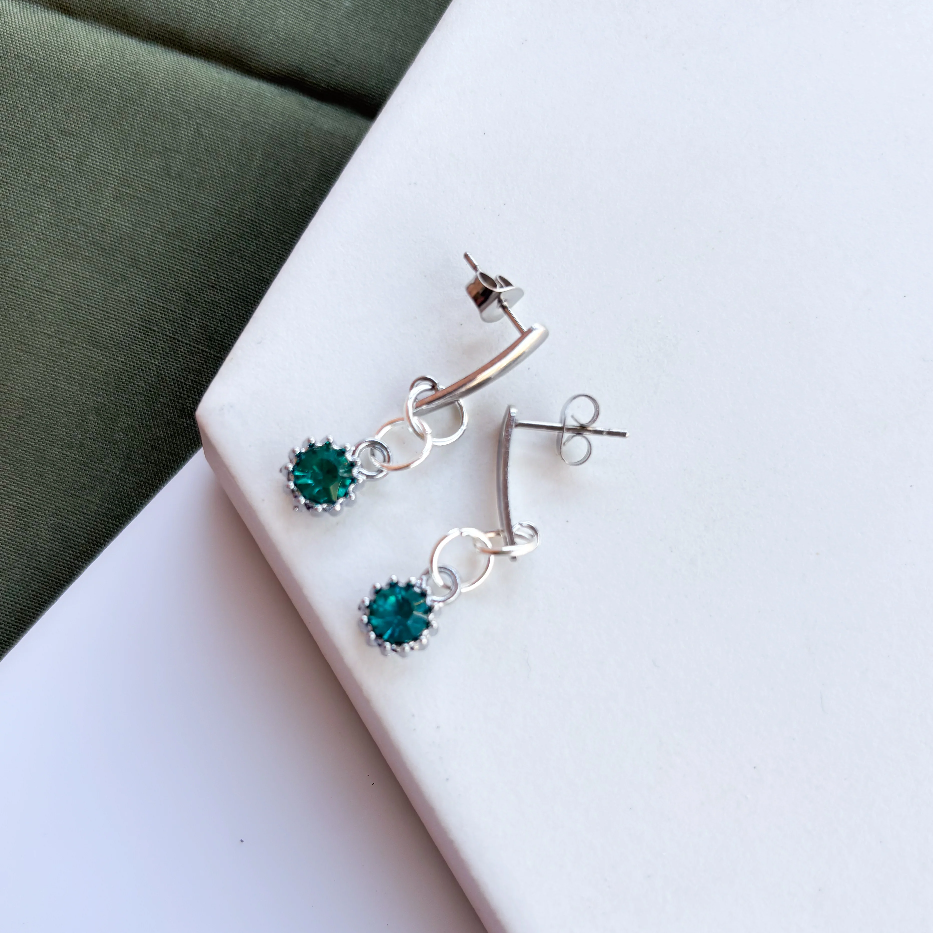 BLUE CIRCLE GEM STUD CHARM EARRINGS - Image 2