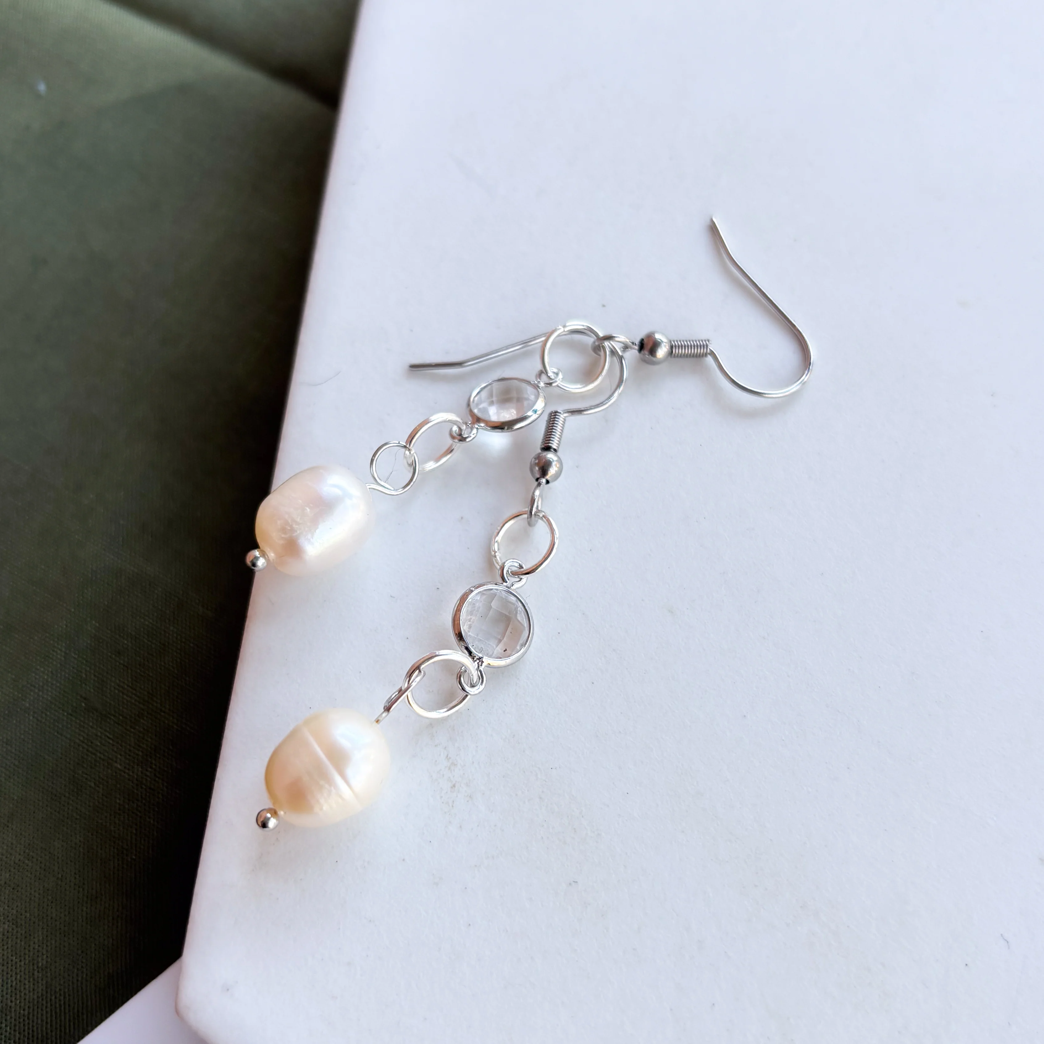 OVAL PEARL GEM & CHARM EARRINGS - Image 2