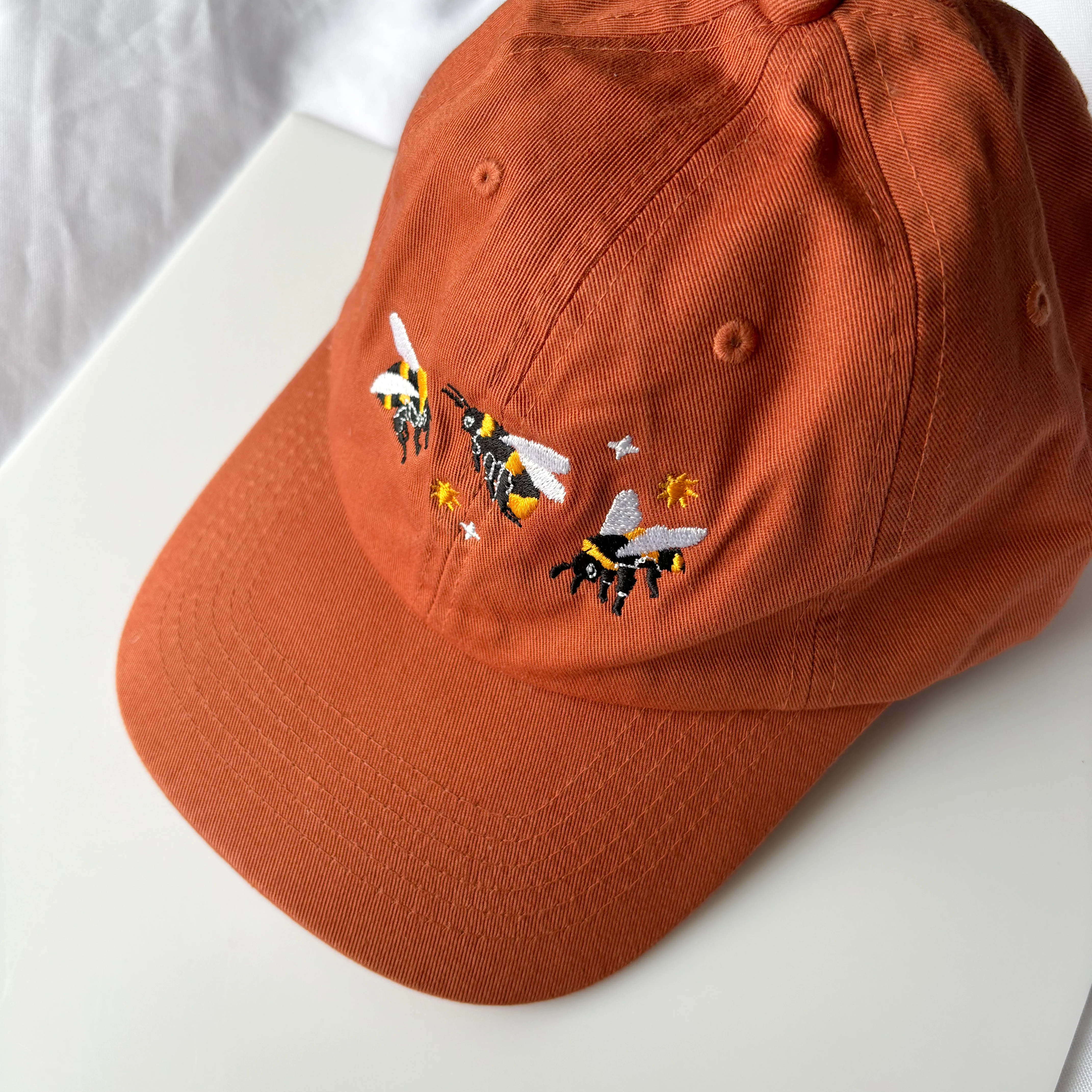 BURNT ORANGE BEE BASEBALL CAP - Image 3
