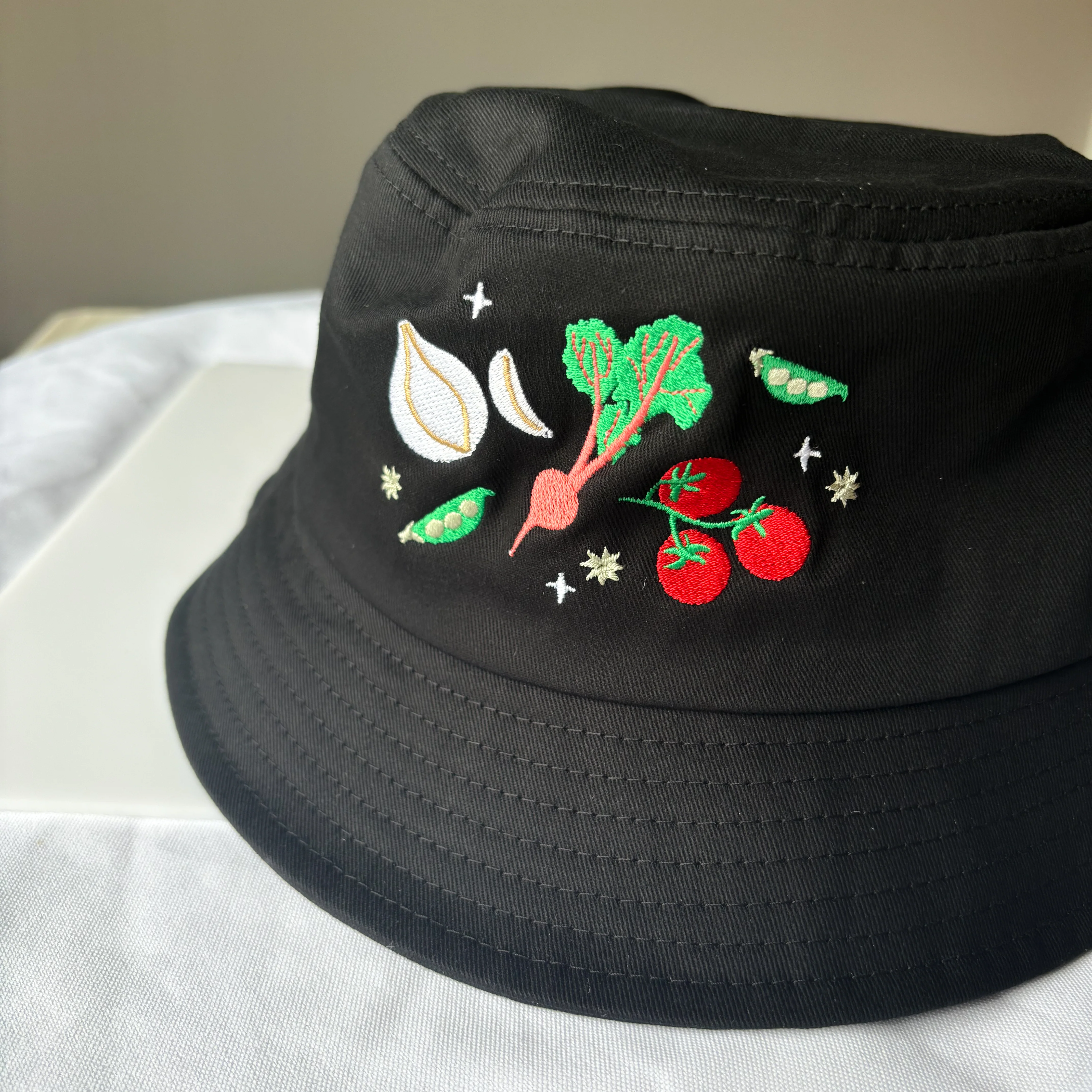 GARDEN VEGGIE BUCKET HAT - Image 2