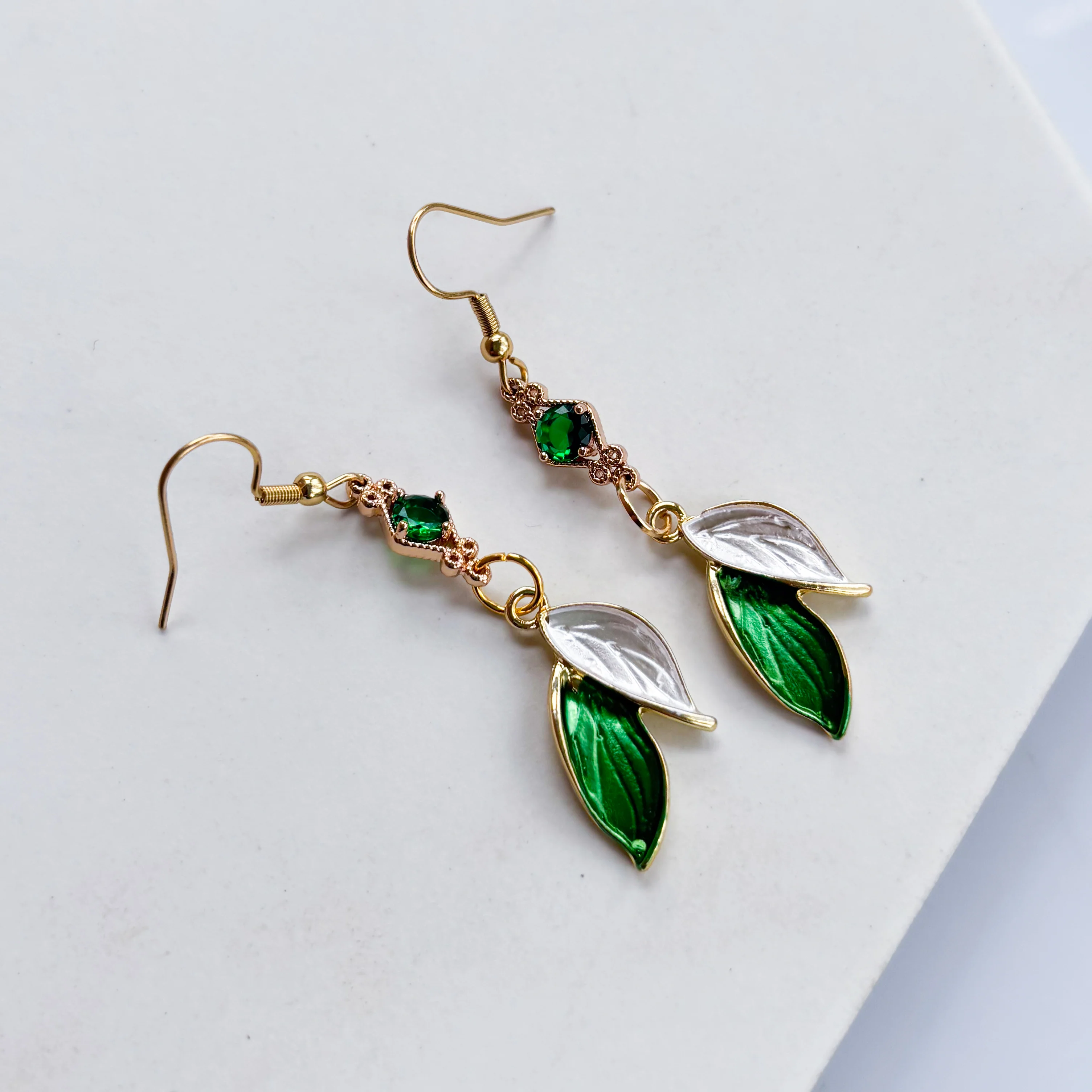 DUO LEAF GREEN CHARM EARRINGS - Image 3
