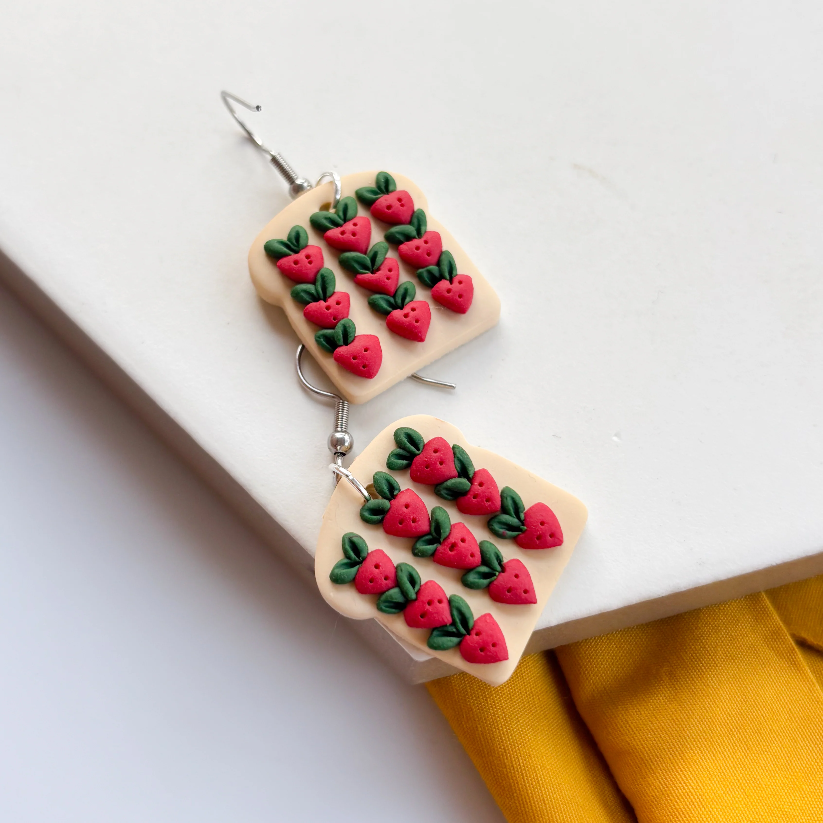STRAWBERRY TOAST EARRINGS - Image 3