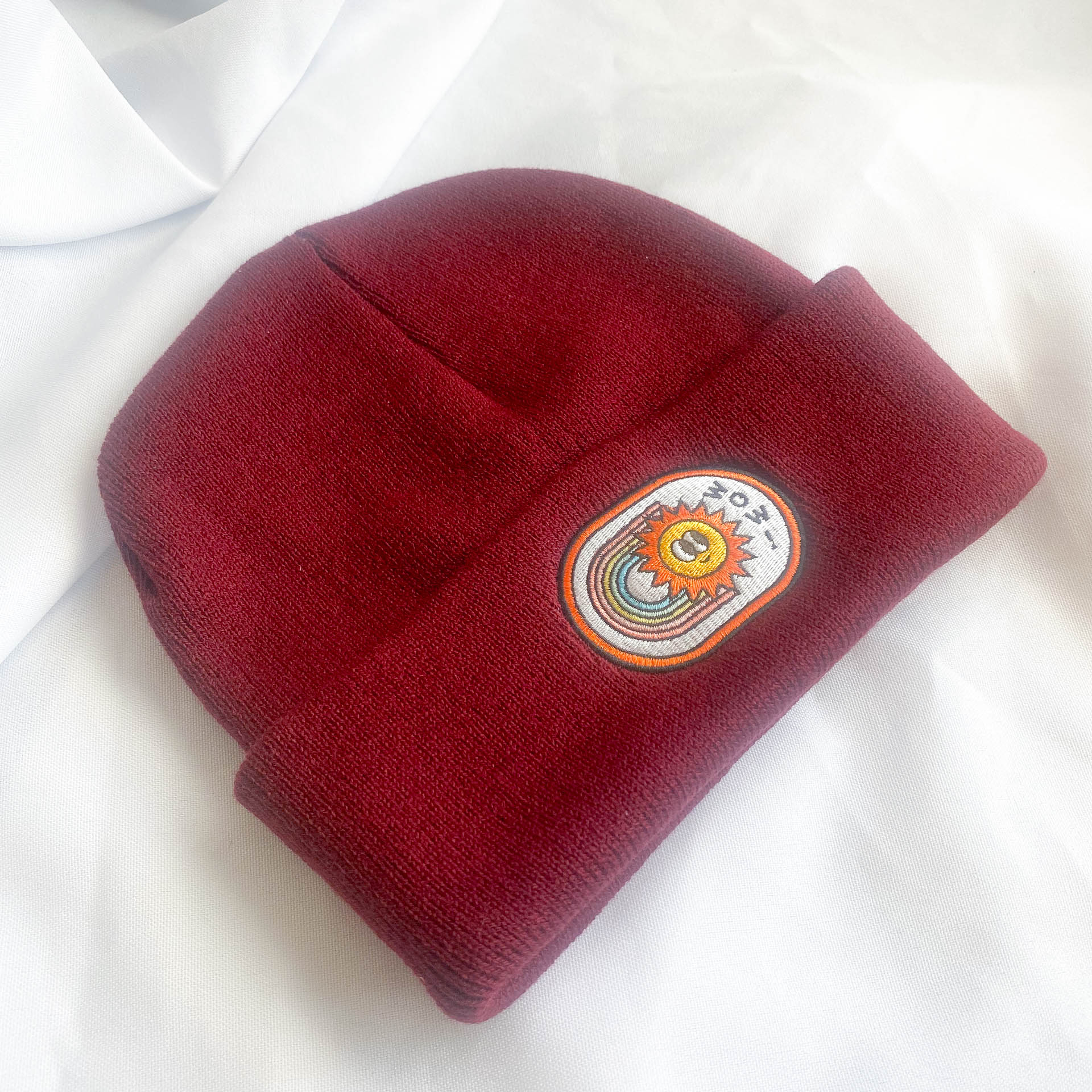 'WOW' BURGUNDY BEANIE - Image 2