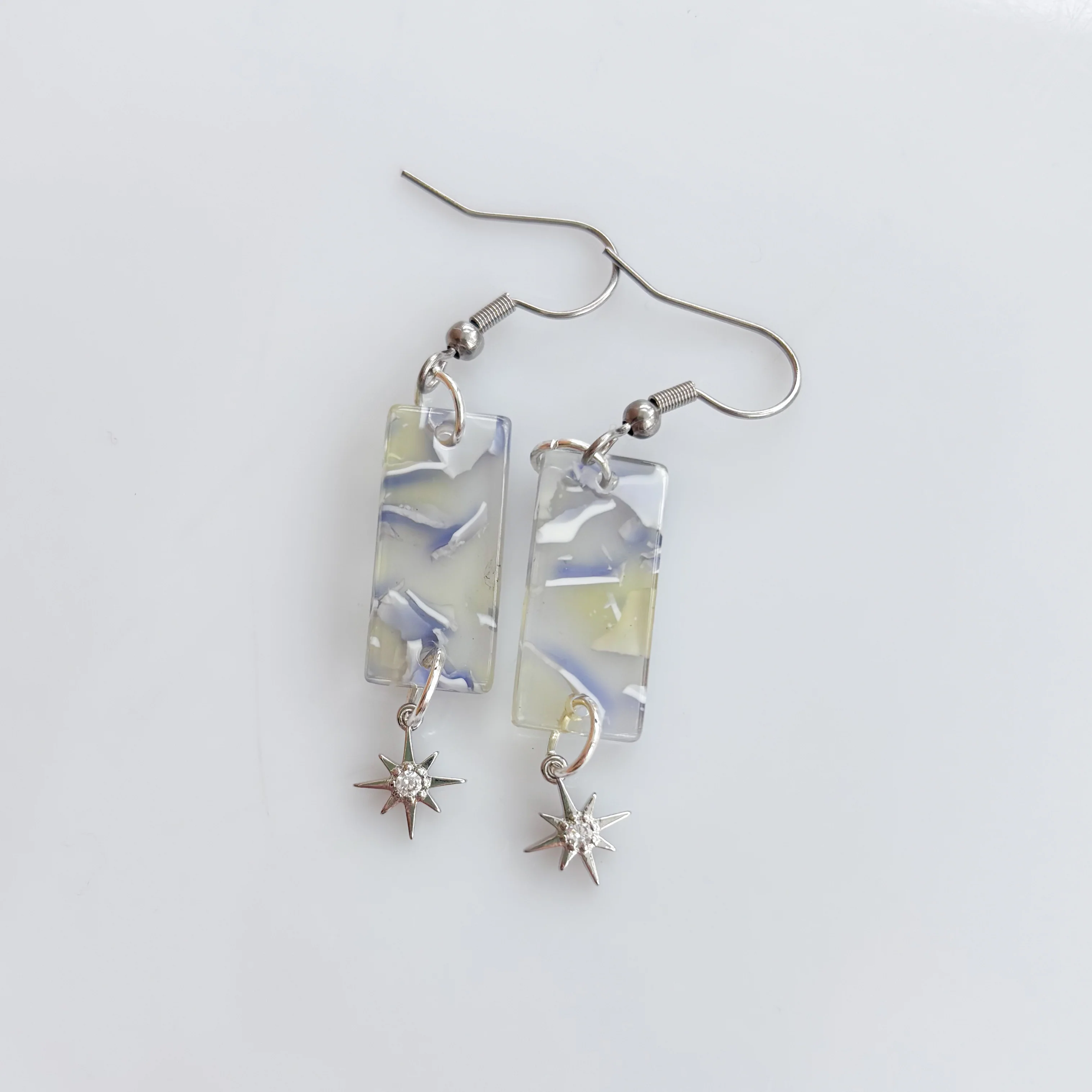 MARBLED ACRYLIC SILVER STAR CHARM EARRINGS - Image 2