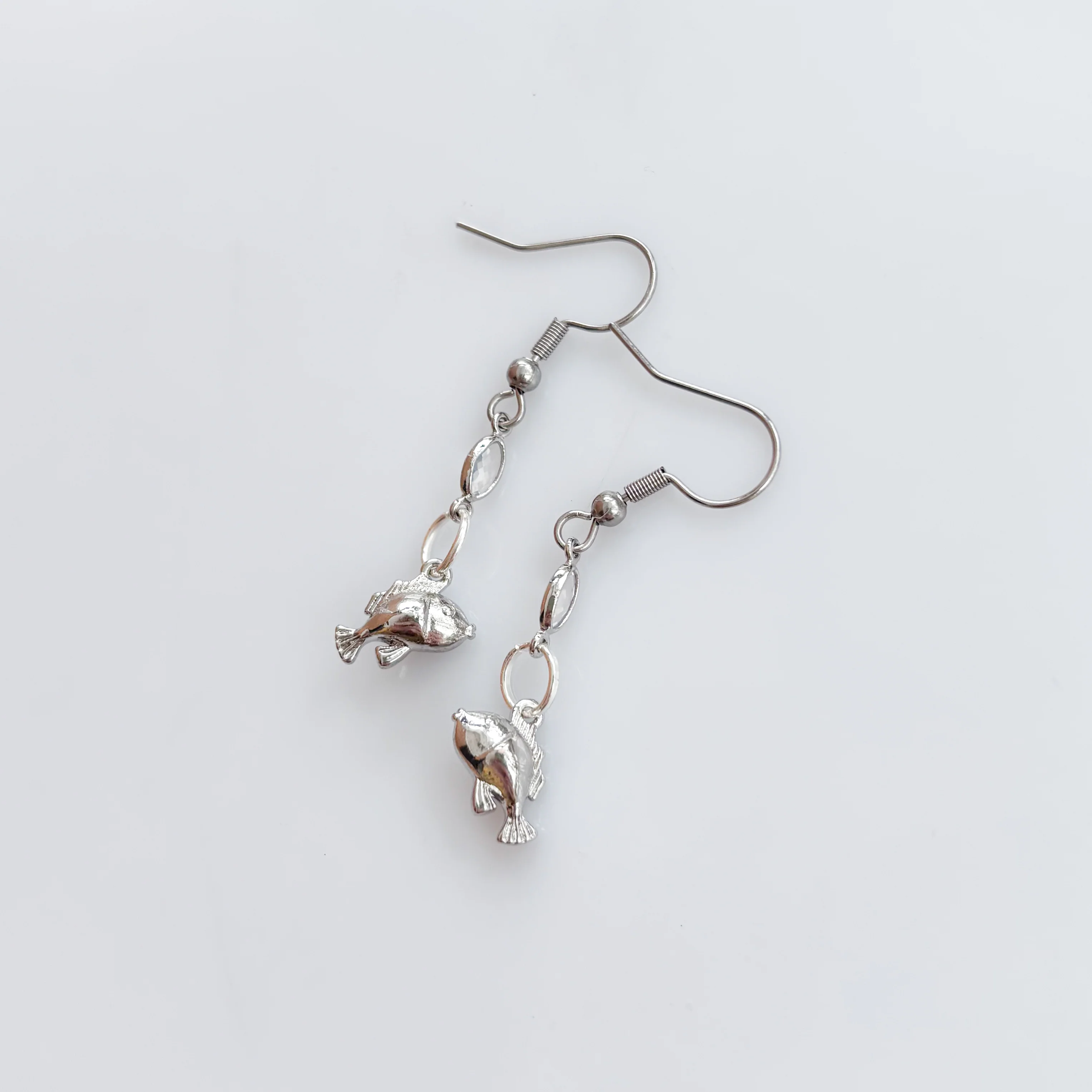 FISH SILVER CHARM EARRINGS - Image 2