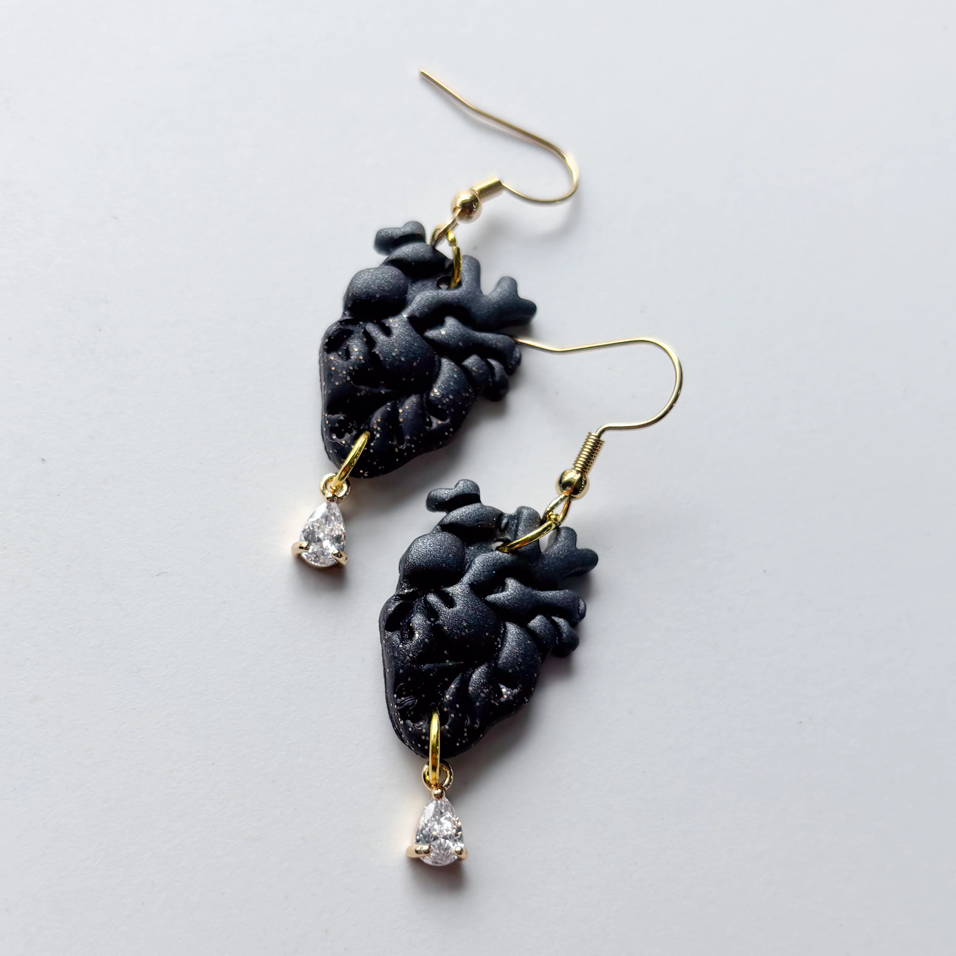 BLACK GRANITE OMBRE ANATOMICAL HEART EARRINGS - Image 2