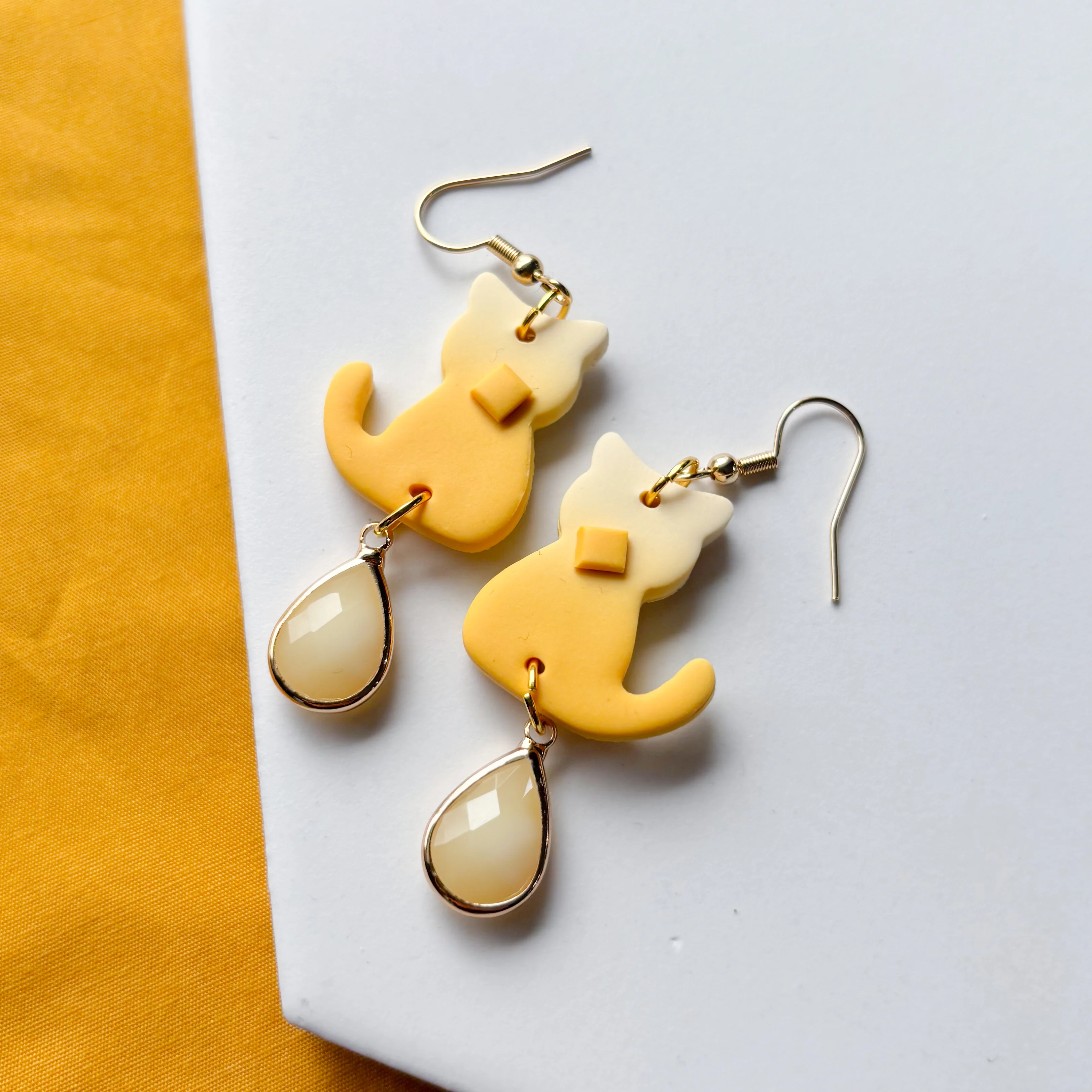 BUTTER CAT EARRINGS - Image 2