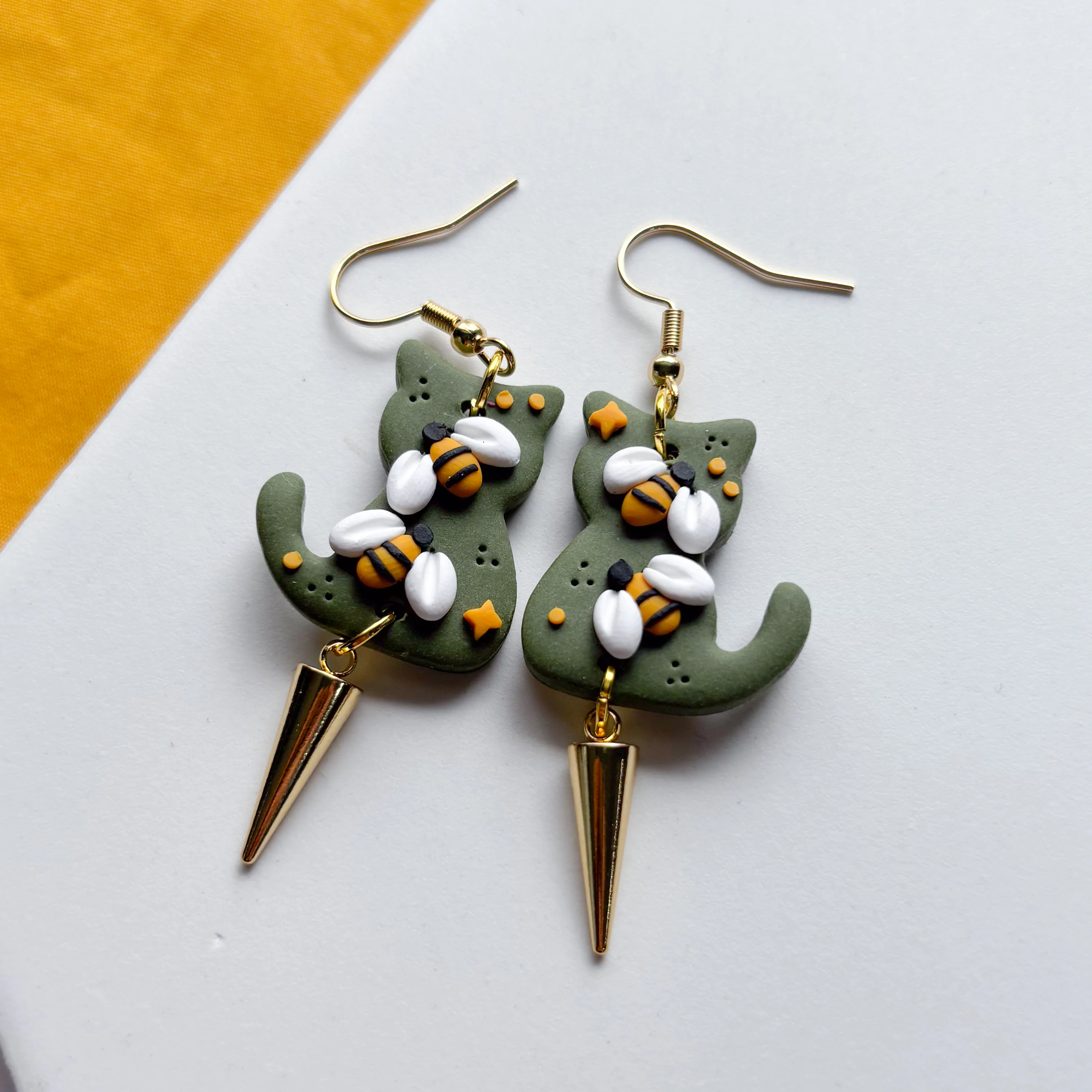 BEE CAT EARRINGS - Image 3