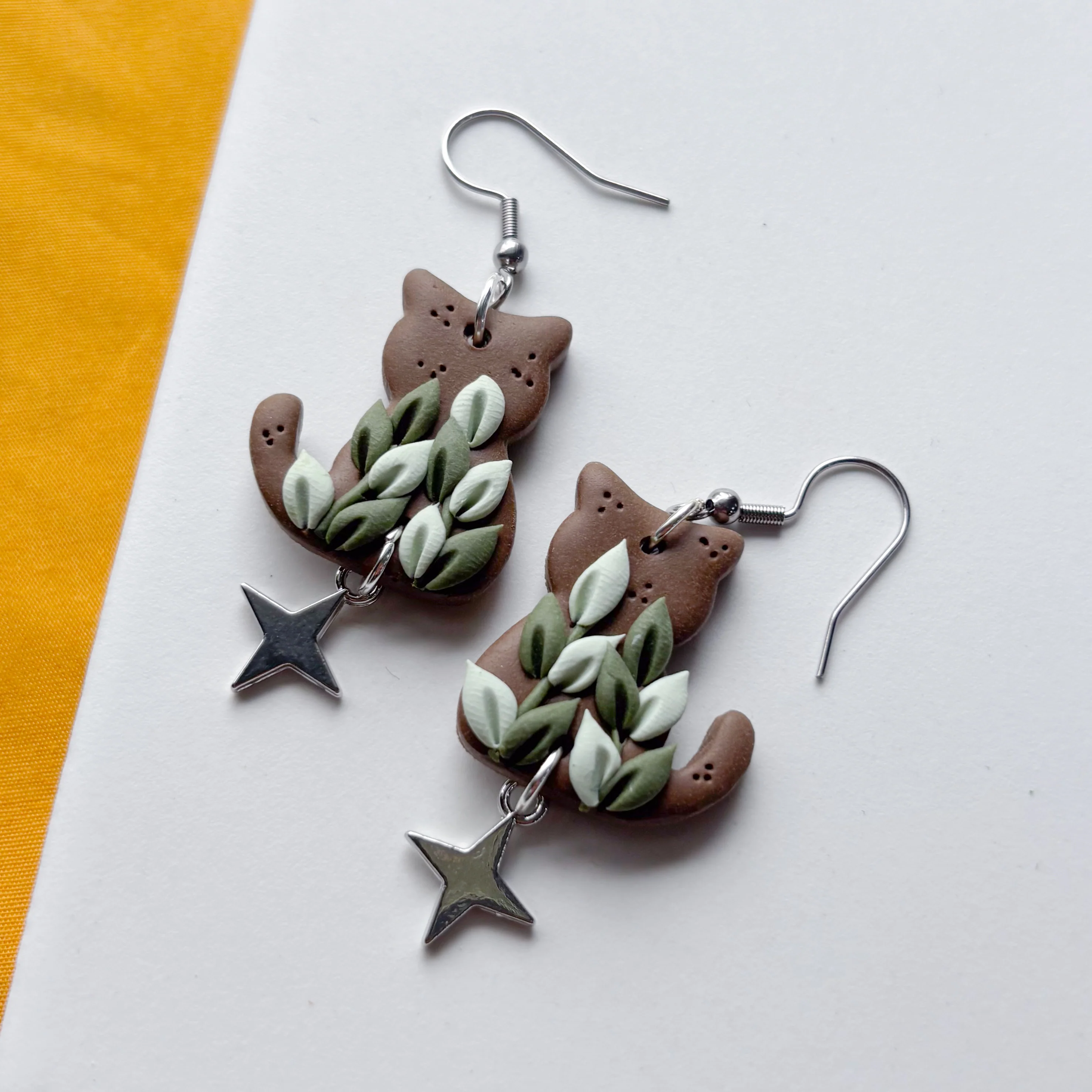 WOODLAND GREEN VINE CAT EARRINGS - Image 2