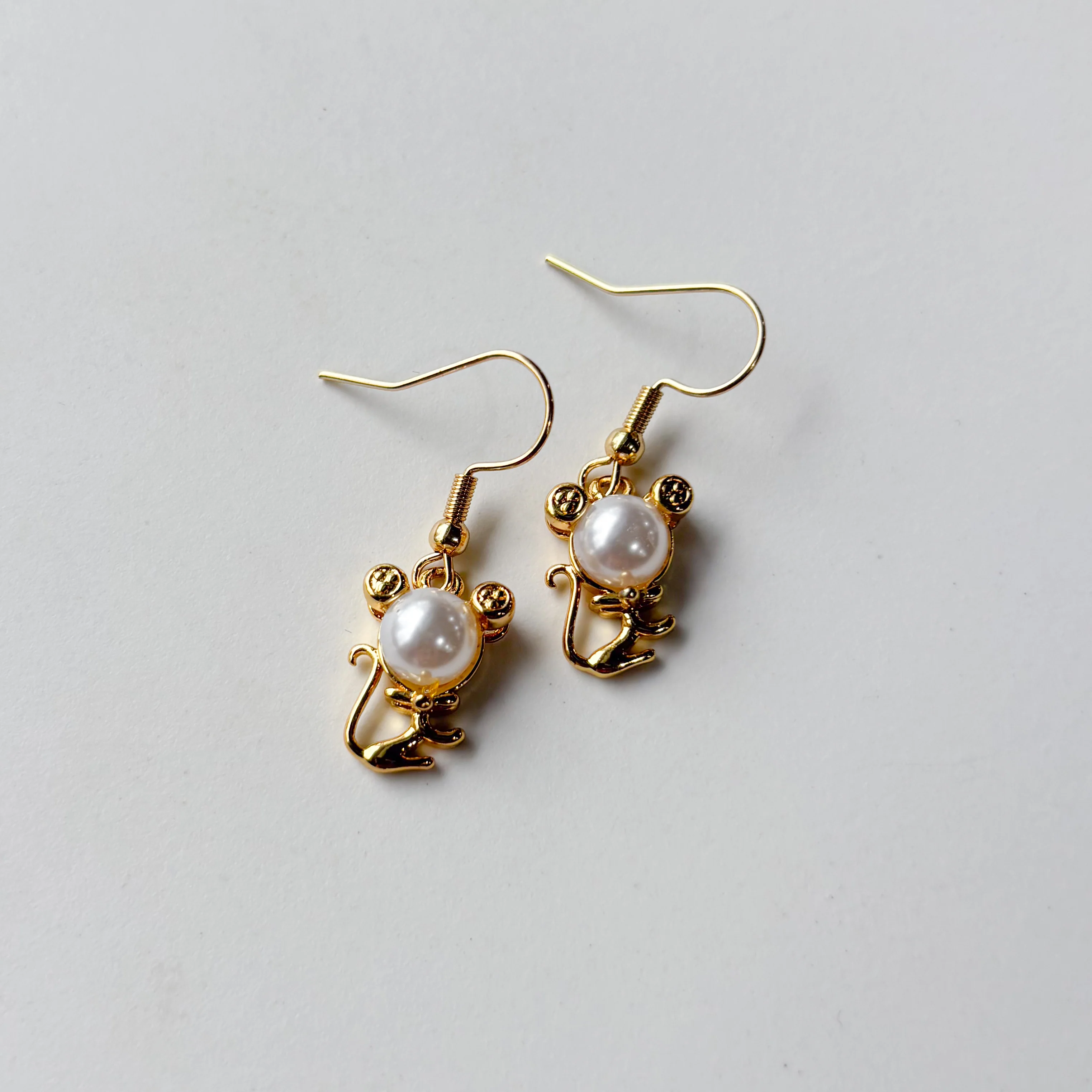 MOUSE PEARL CHARM EARRINGS