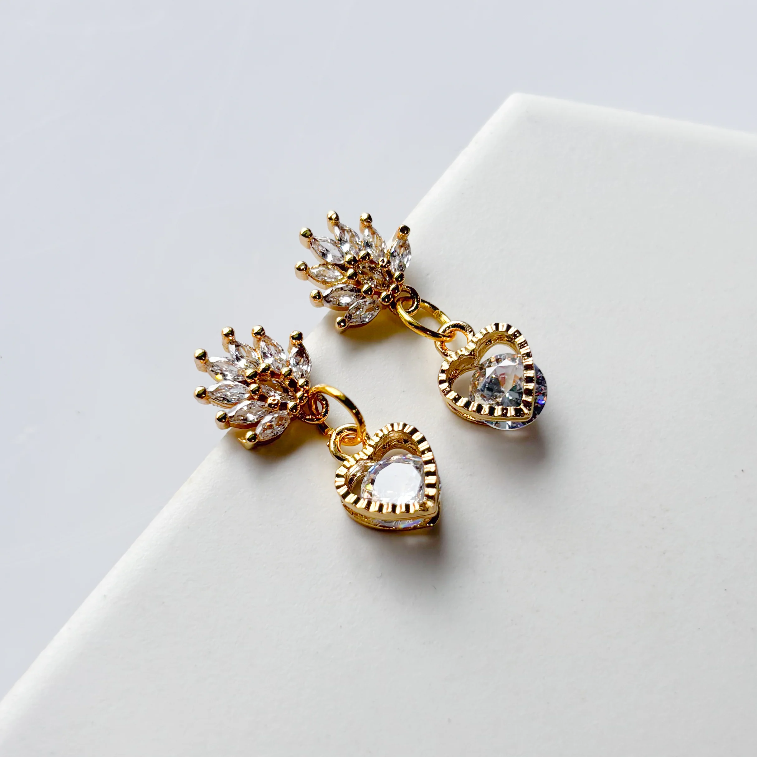 ORNATE HEART CHARM STUD EARRINGS - Image 3