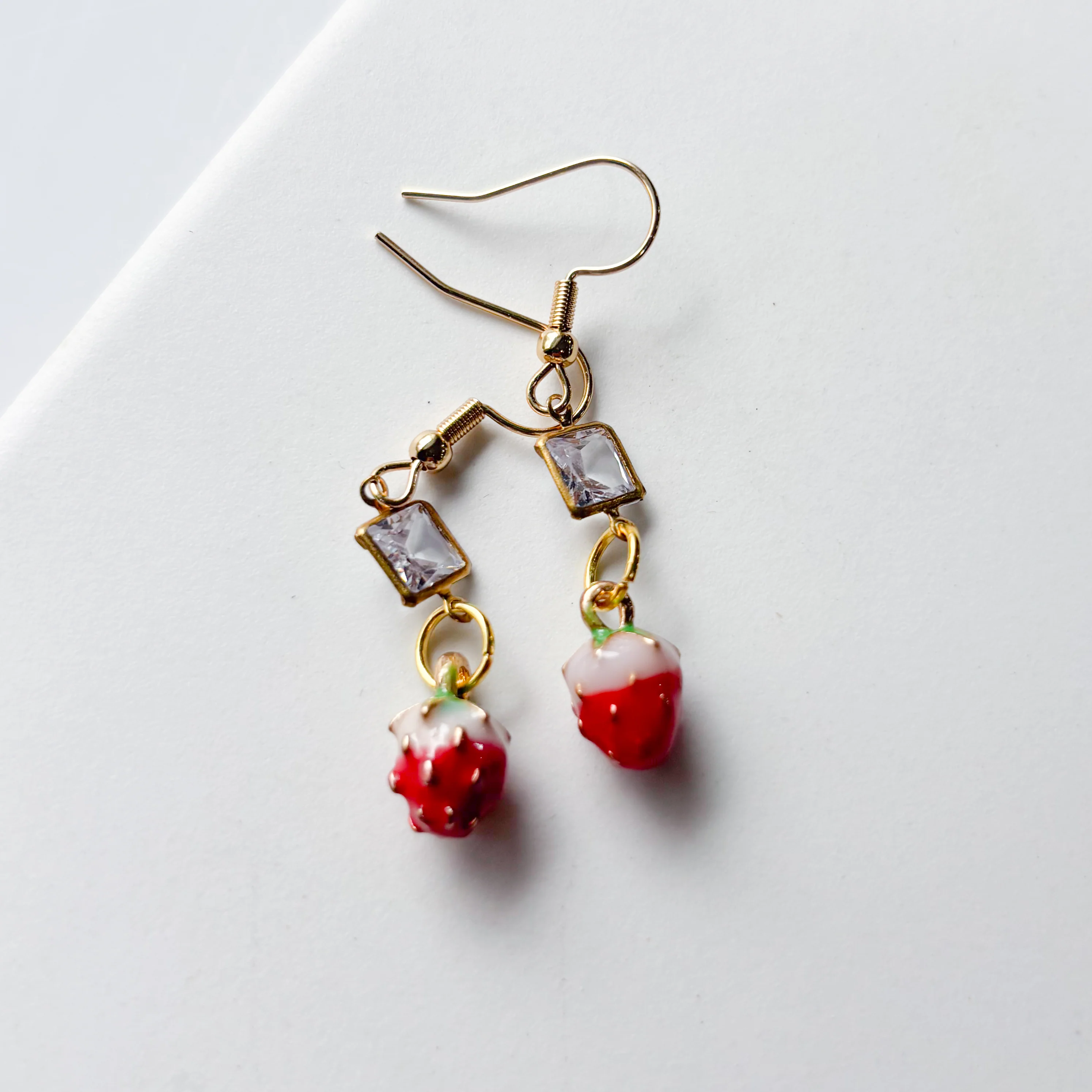 STRAWBERRY & SQUARE CHARM EARRINGS - Image 2